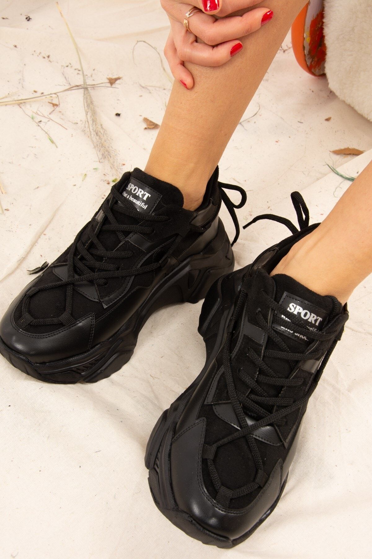 Fox Shoes Siyah Kalın Tabanlı Kadın Sneakers J820022209
