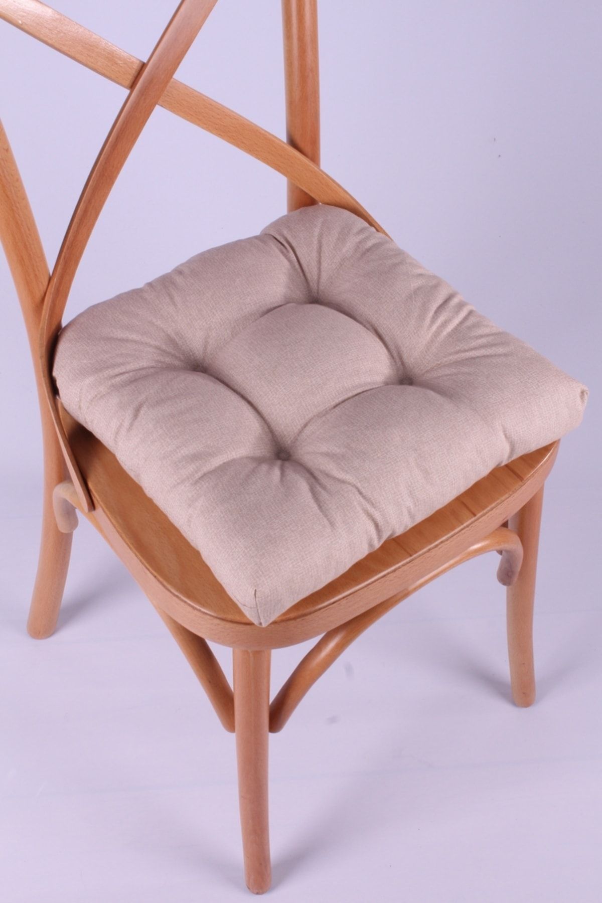 ALTINPAMUK Lina Pofidik Bej Sandalye Minderi Özel Dikişli Bağcıklı 40x40 cm