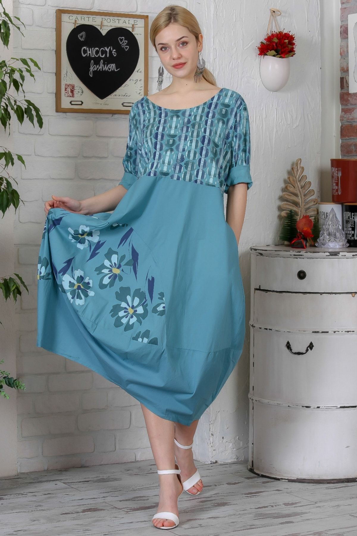 Chiccy Kadın Mavi İtalyan Robası Geometrik Desenli Altı Dokuma Cepli Çiçek Bloklu Elbise M10160000EL93655