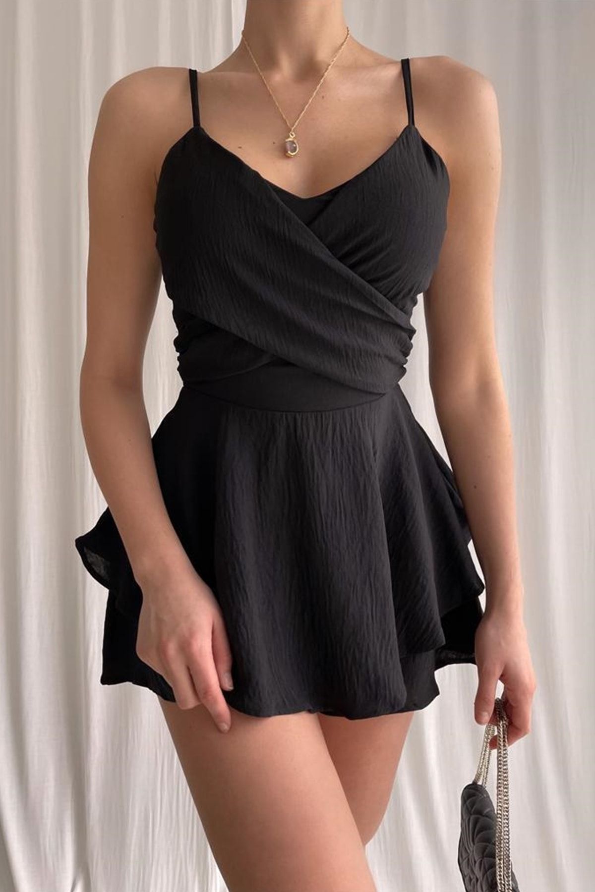 lovebox Jessica Kumaş Ayarlanabilir Askılı Dekolteli Şortlu Siyah Abiye Tulum & Mezuniyet Elbisesi 125