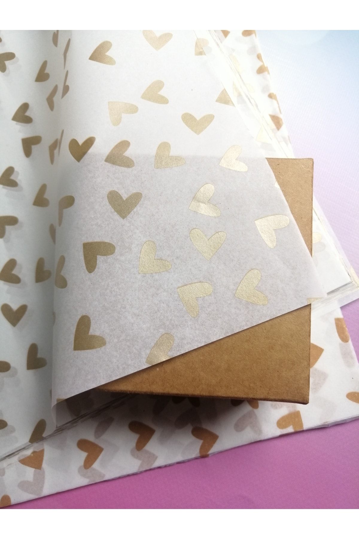 TUĞSET ETİKET Kalpli Gold Desenli Pelur Kağıdı 50x70 cm 10 Adet