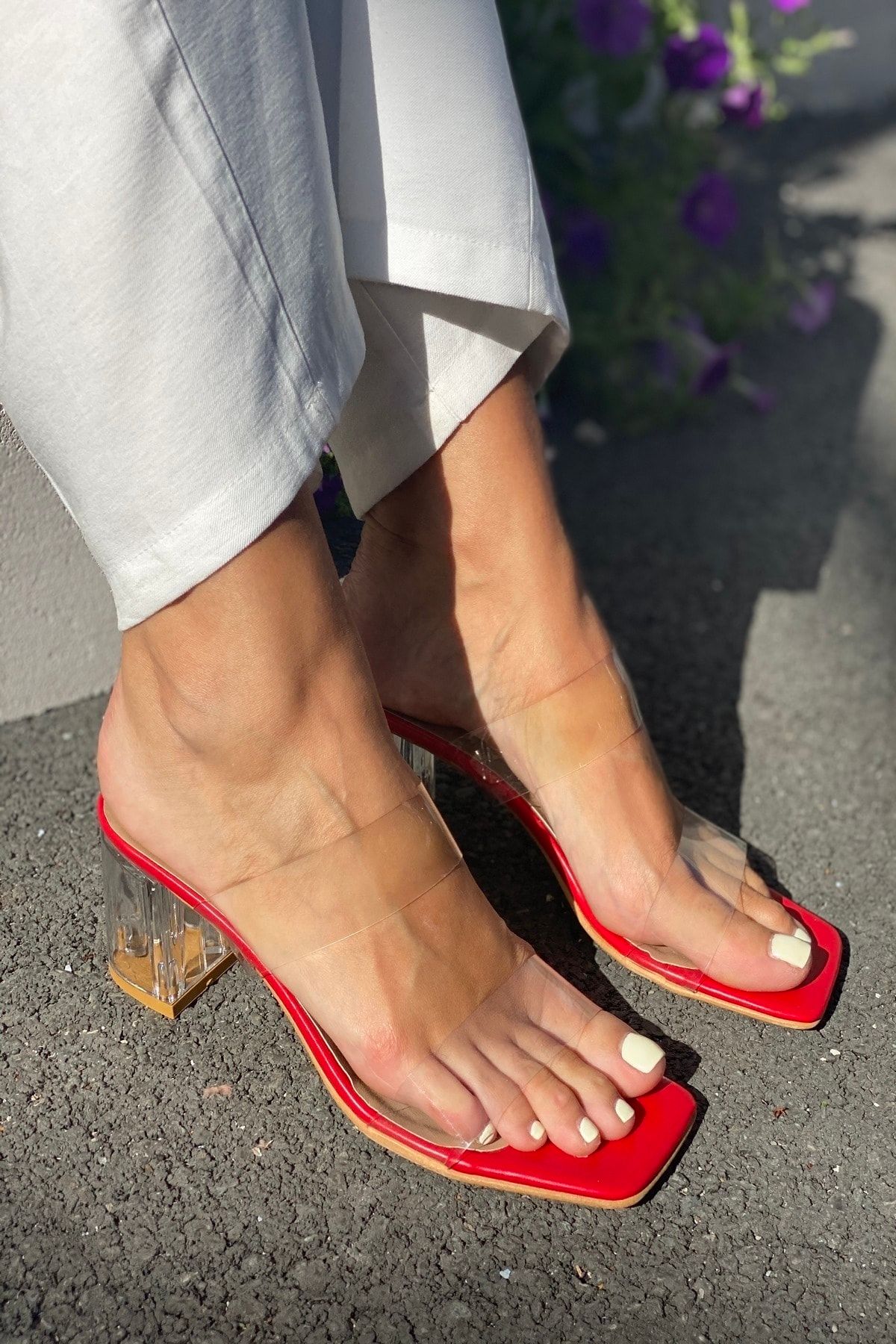 İnan Ayakkabı Kadin Kırmızı Şeffaf Bant Ve Topuklu Ayakkabı (6 CM TOPUK)