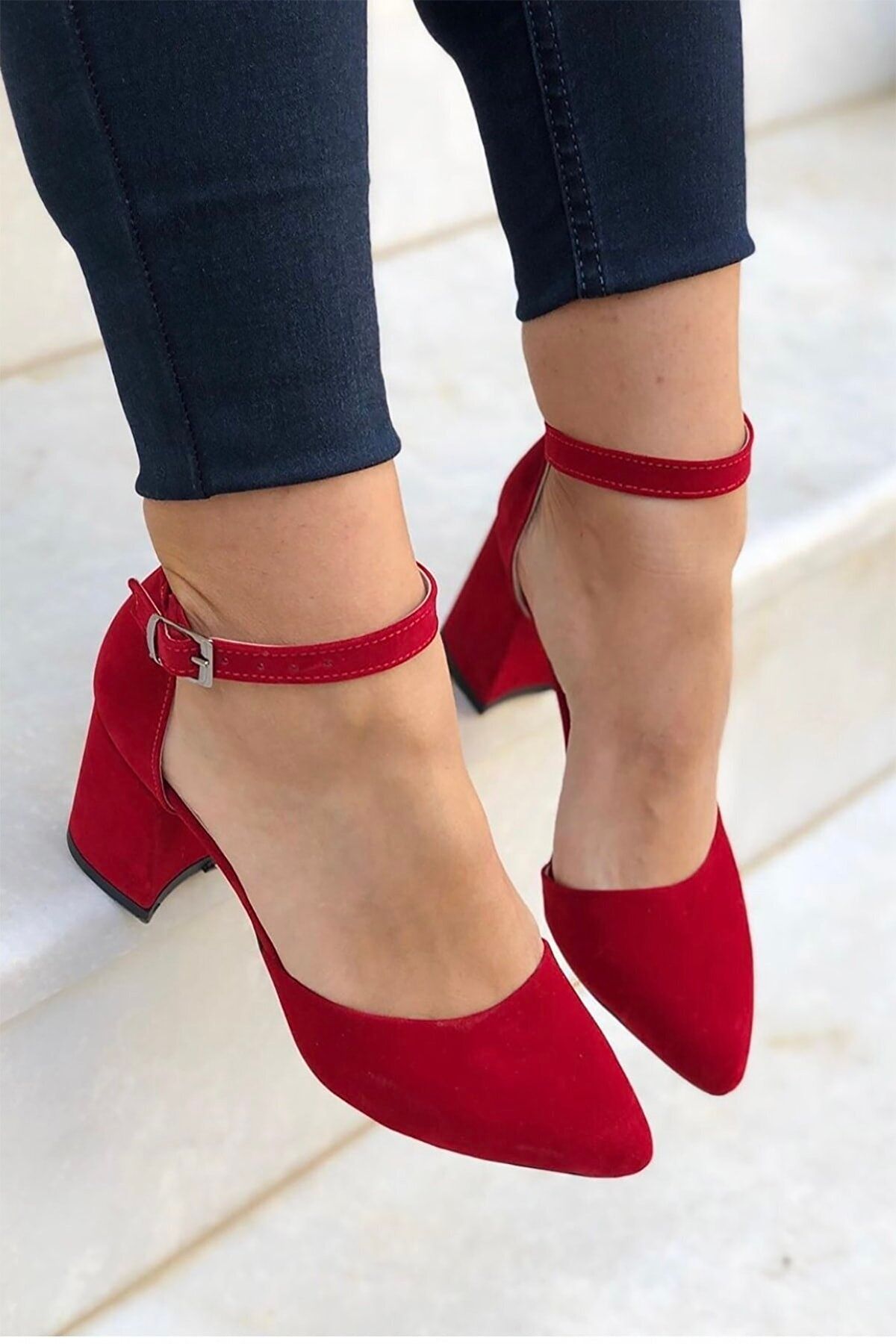 MELİKMERT Kadın Kırmızı Süet Karnıyarık Bilekten Tek Bantlı Kısa Topuklu Ayakkabı
