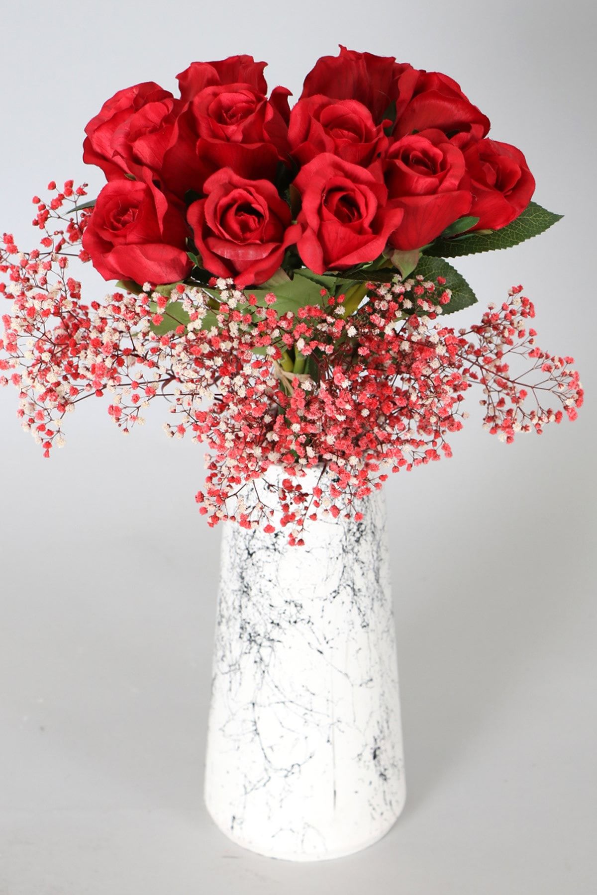 Yapay Çiçek Deposu Mermer Desenli Büyük Vazoda Yapay Delüks Cipsolu Kırmızı Gül Tanzimi 50 Cm