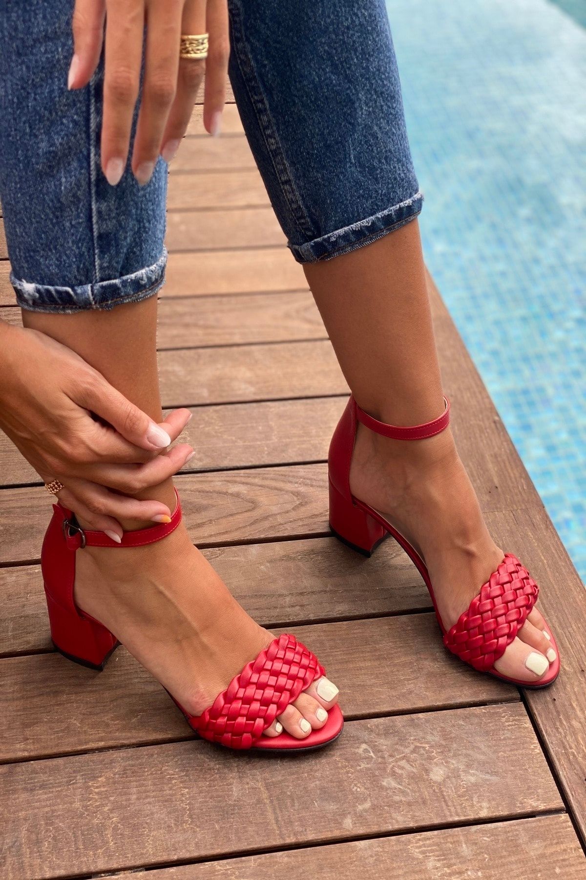 İnan Ayakkabı Kadın Kırmızı Tek Bant Ince Örgü Bilekli Topuklu Ayakkabı