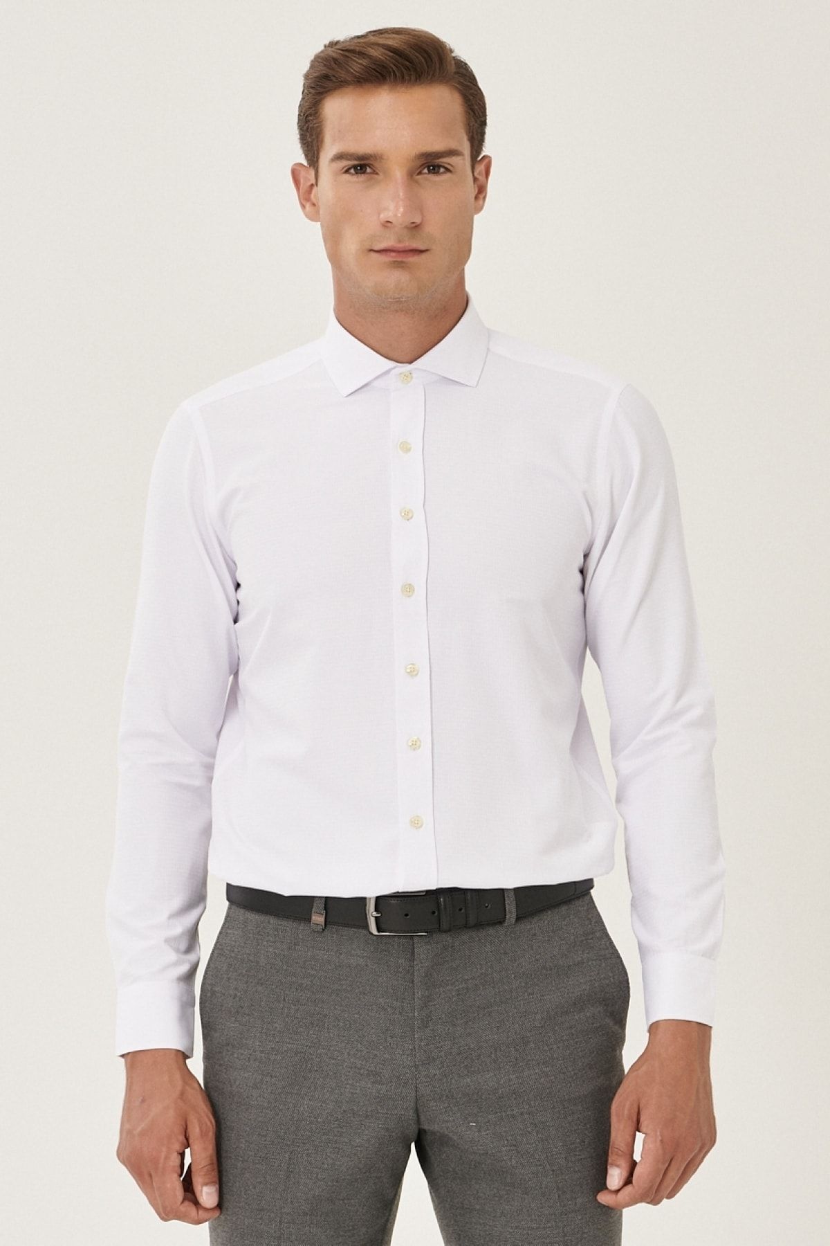 Altınyıldız Classics Erkek Beyaz Tailored Slim Fit Dar Kesim Italyan Yaka Armürlü Gömlek