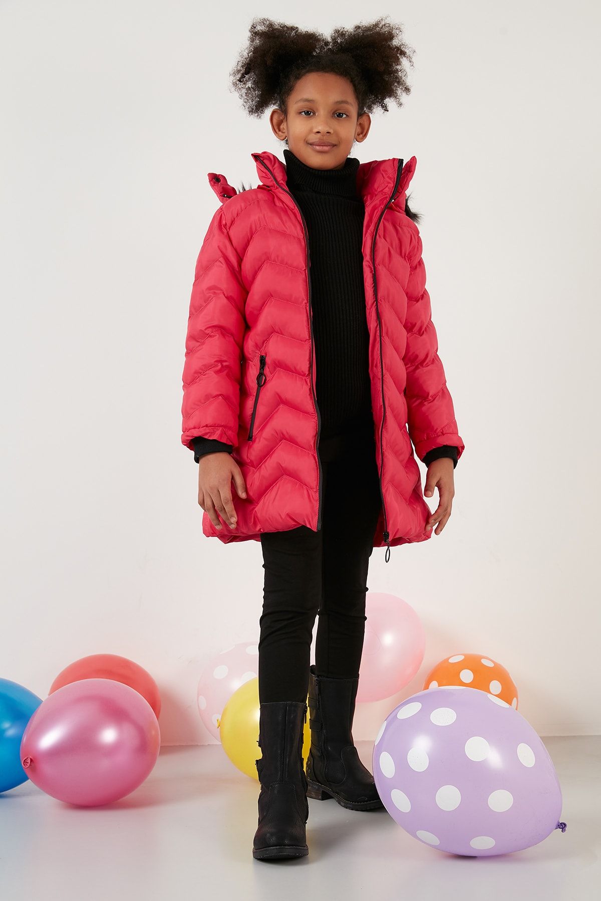 Lela Peluş Astarlı Yakası Suni Kürklü Çıkarılabilir Kapüşonlu Kışlık Kız Çocuk Mont 5766041