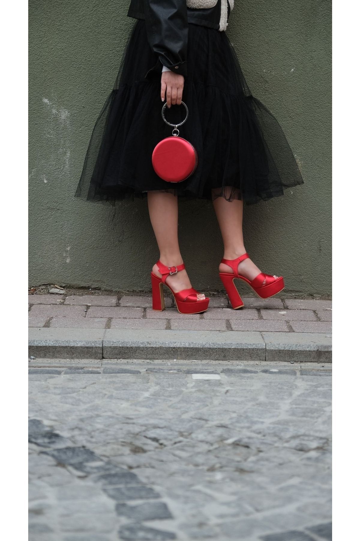 AZLAYAYAKKABI Kırmızı Saten Kadın Platform Abiye Ayakkabı