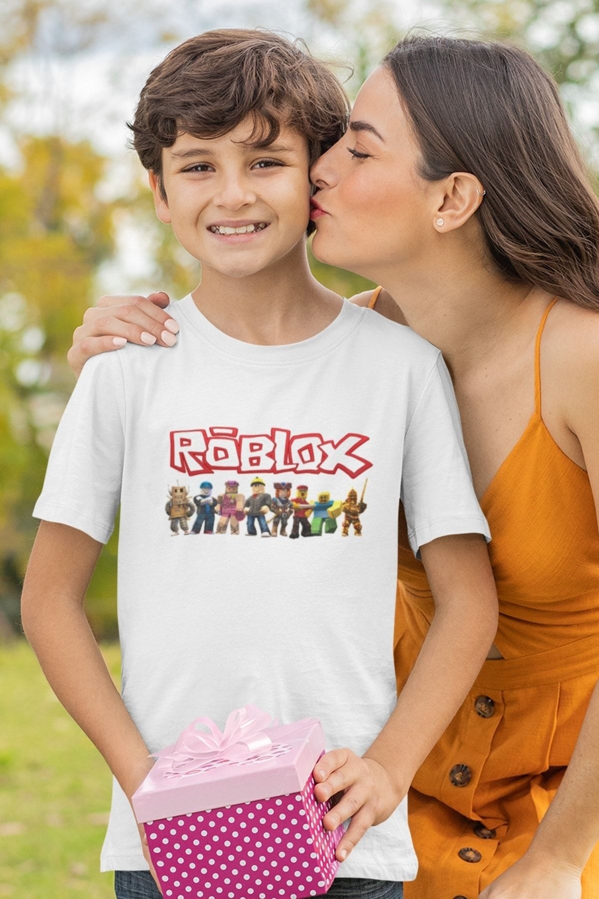 Kio Tasarım Roblox Tişört Beyaz Pamuklu Çocuk Tişörtü Arkadaşa Hediye T-shirt Doğum Günü Hediyesi