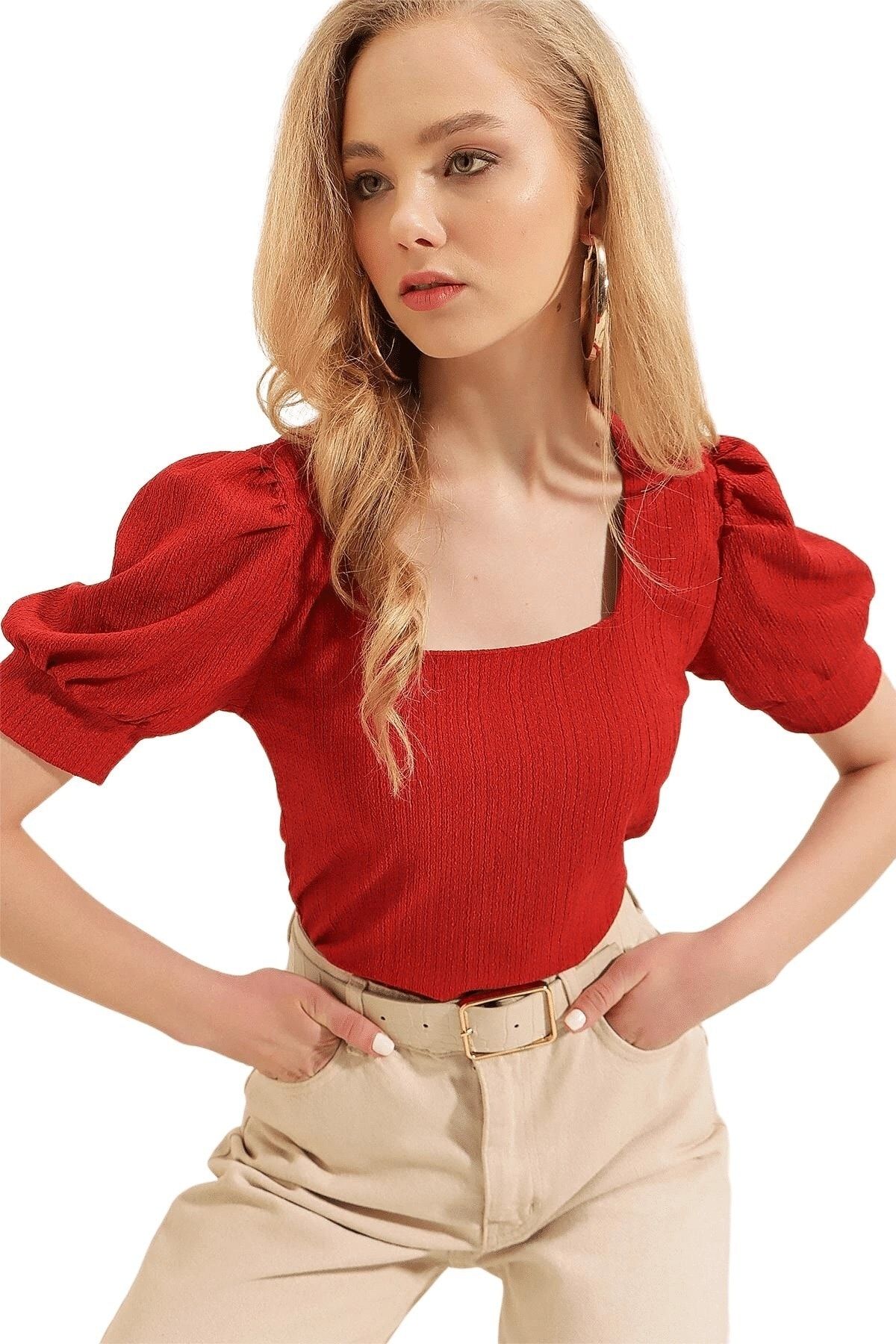 butikburuç Kadın Kırmızı Kare Yaka Örme Bluz