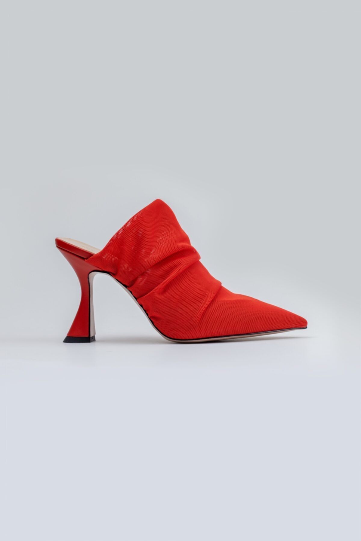 Nervia Kadın Kırmızı Yumuşak Fileli Sandalet