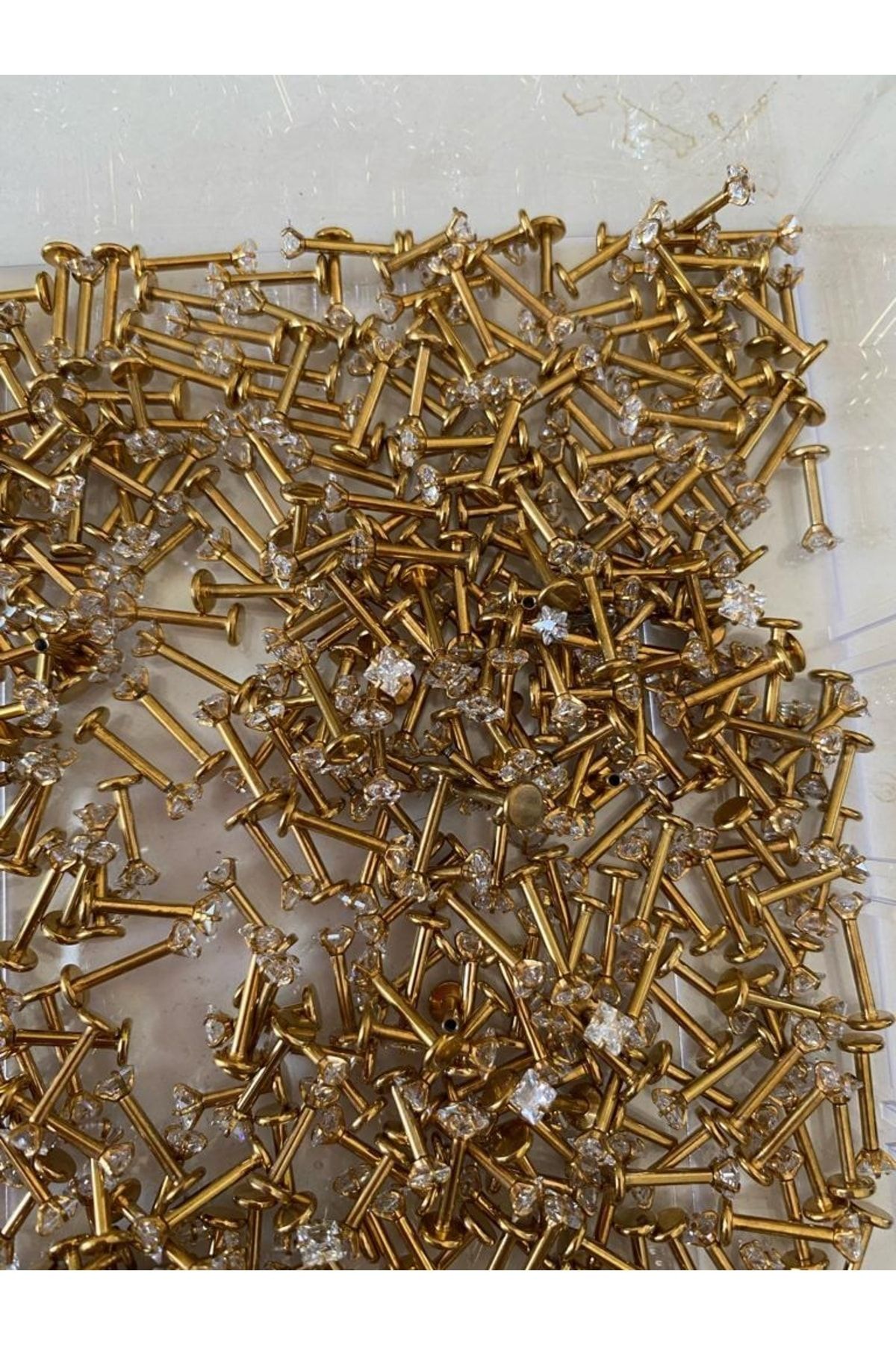 Cerrahi Çelik Zirkon Taşlı Gold Renk Kare Tek Taş Tragus Piercingi_3