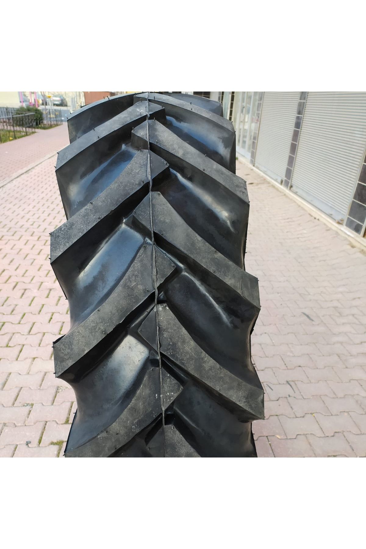 KRM TYRE 14.9/13-30(14.9-30)8 Kat Konya Kaplama Traktör Arka Lastiği 1491330 14930