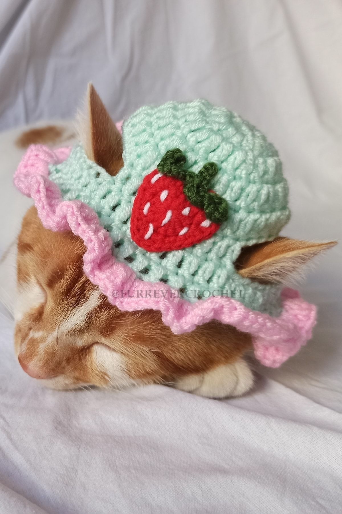Furrever Crochet Pastel Renk Çilek Bucket Şapka Örgü Kedi Köpek Şapkası Evcil Hayvan Şapkası Pet Aksesuarları