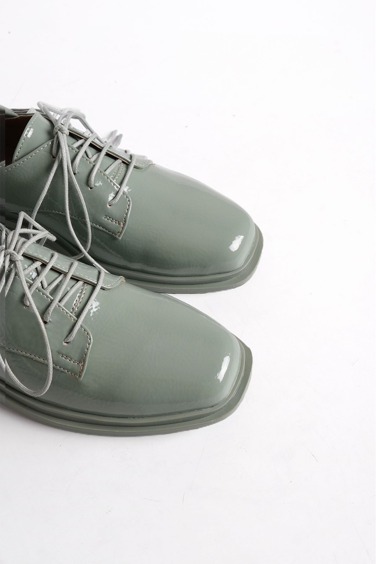 Marjin Kadın Oxford Ayakkabı Küt Burun Bağcıklı Maskülen Günlük Ayakkabı Rilen yeşil Rugan