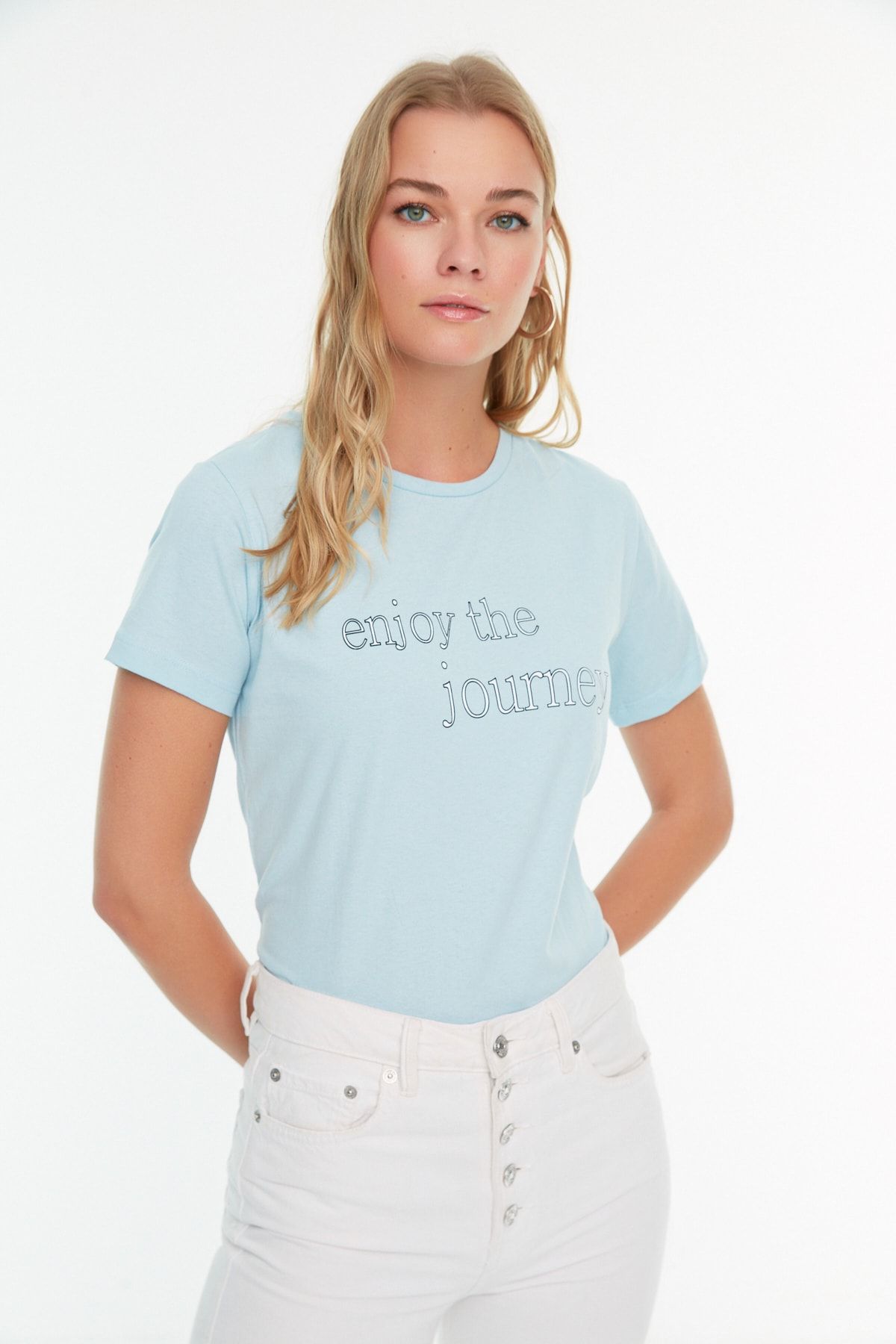 TRENDYOLMİLLA Mavi Baskılı Basic Örme T-Shirt TWOSS22TS2298