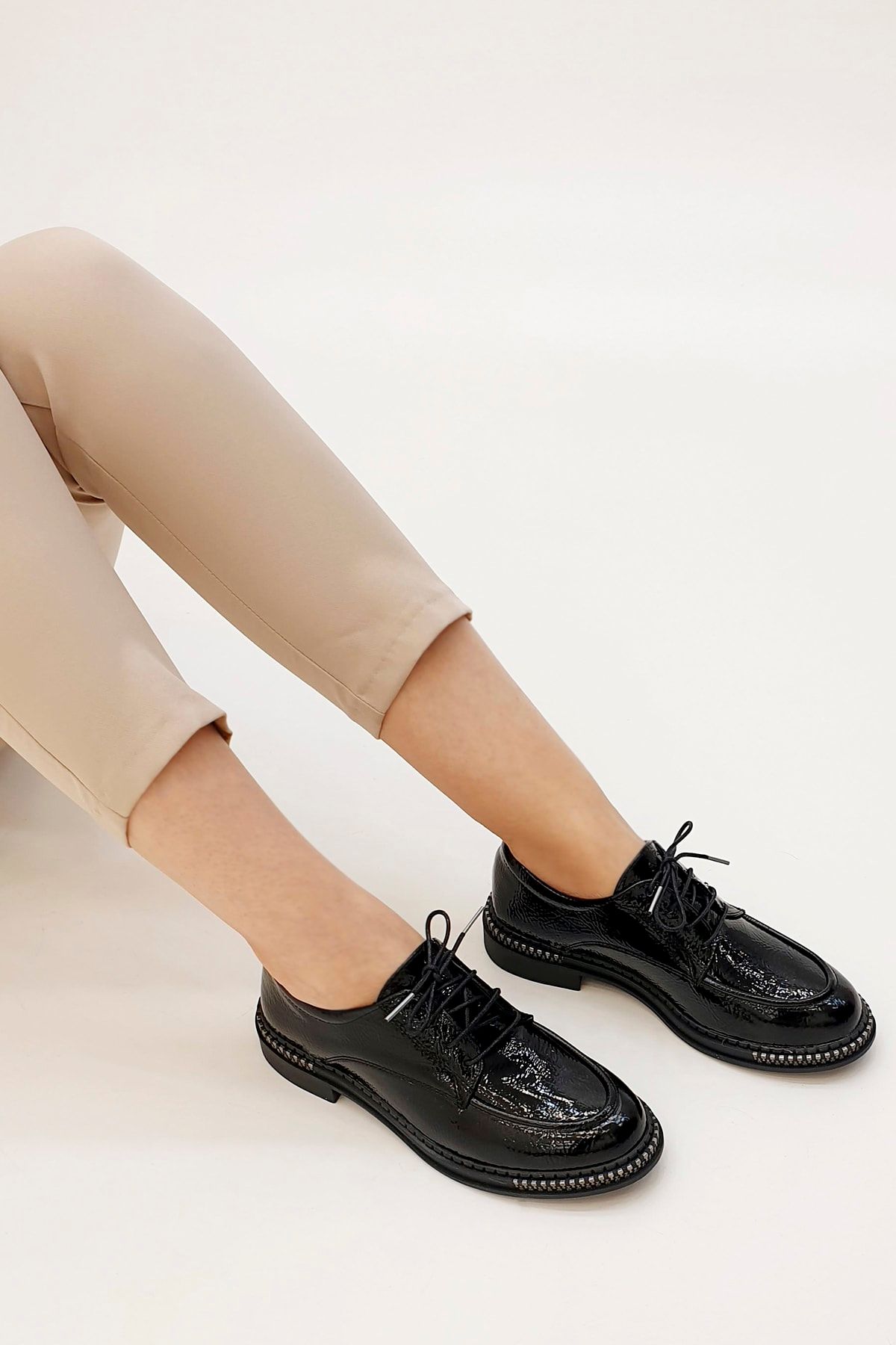 Marjin Kadın Oxford Ayakkabı Fermuar Tasarım Bağcıklı Maskülen Günlük Ayakkabı Laves siyah Rugan