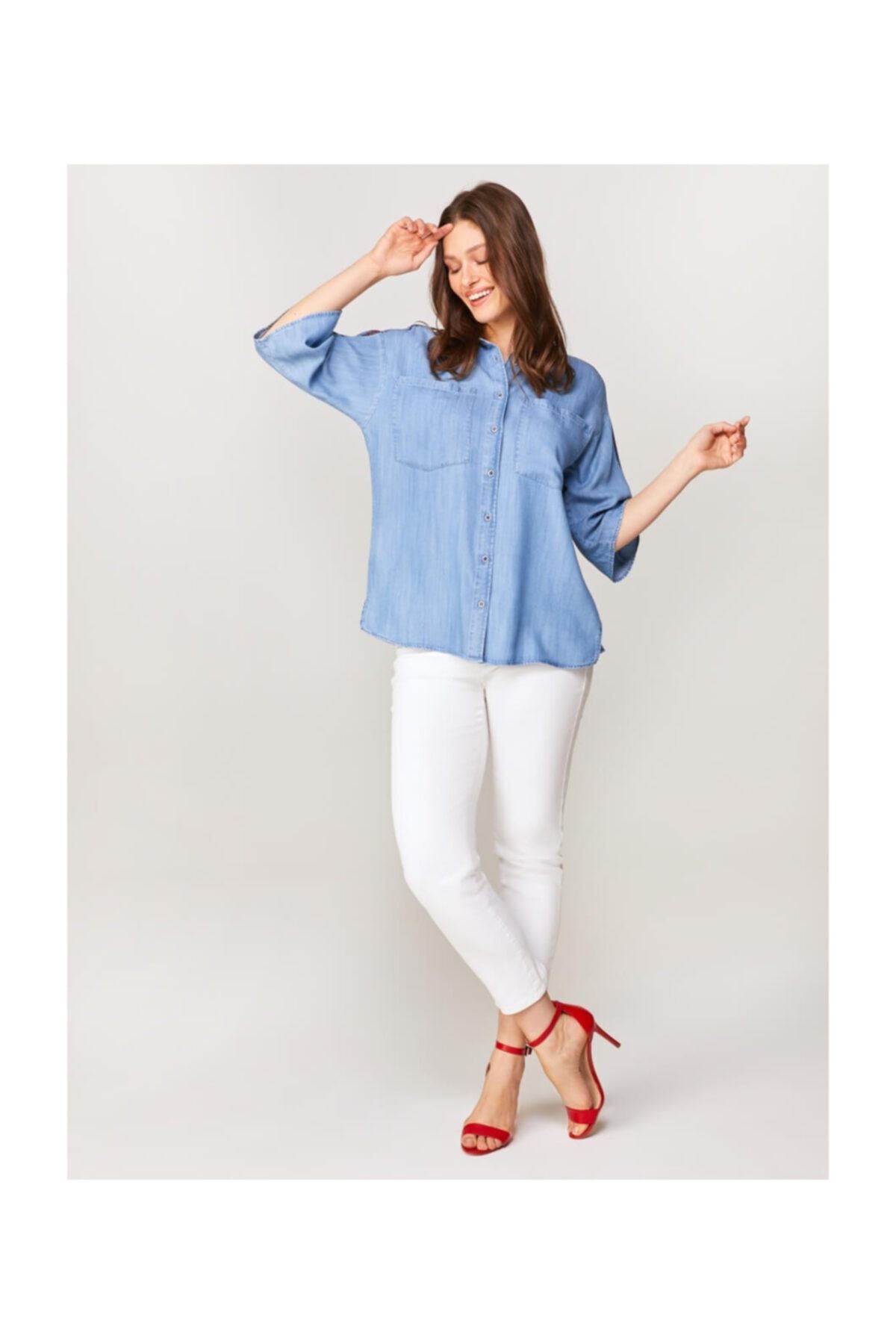 Faik Sönmez Kadın Mavi Omuzları Nakışlı Jean Gömlek 60467