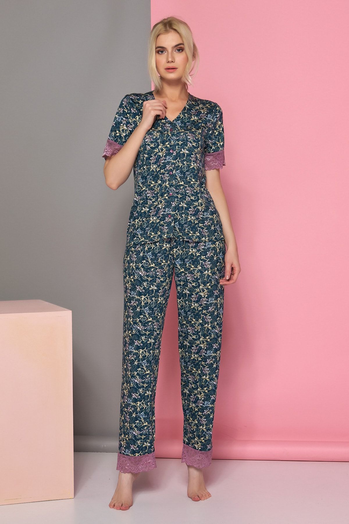 Sevim Kadın Çiçekli Düğmeli Pijama Takım