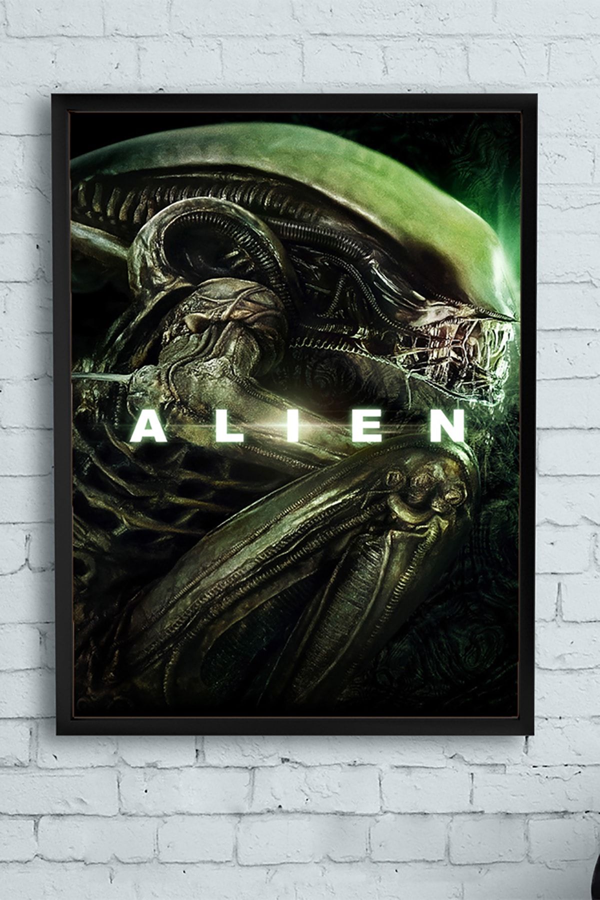 Postermanya Alien Film Afişi Çerçeveli Tablo (40x50cm)