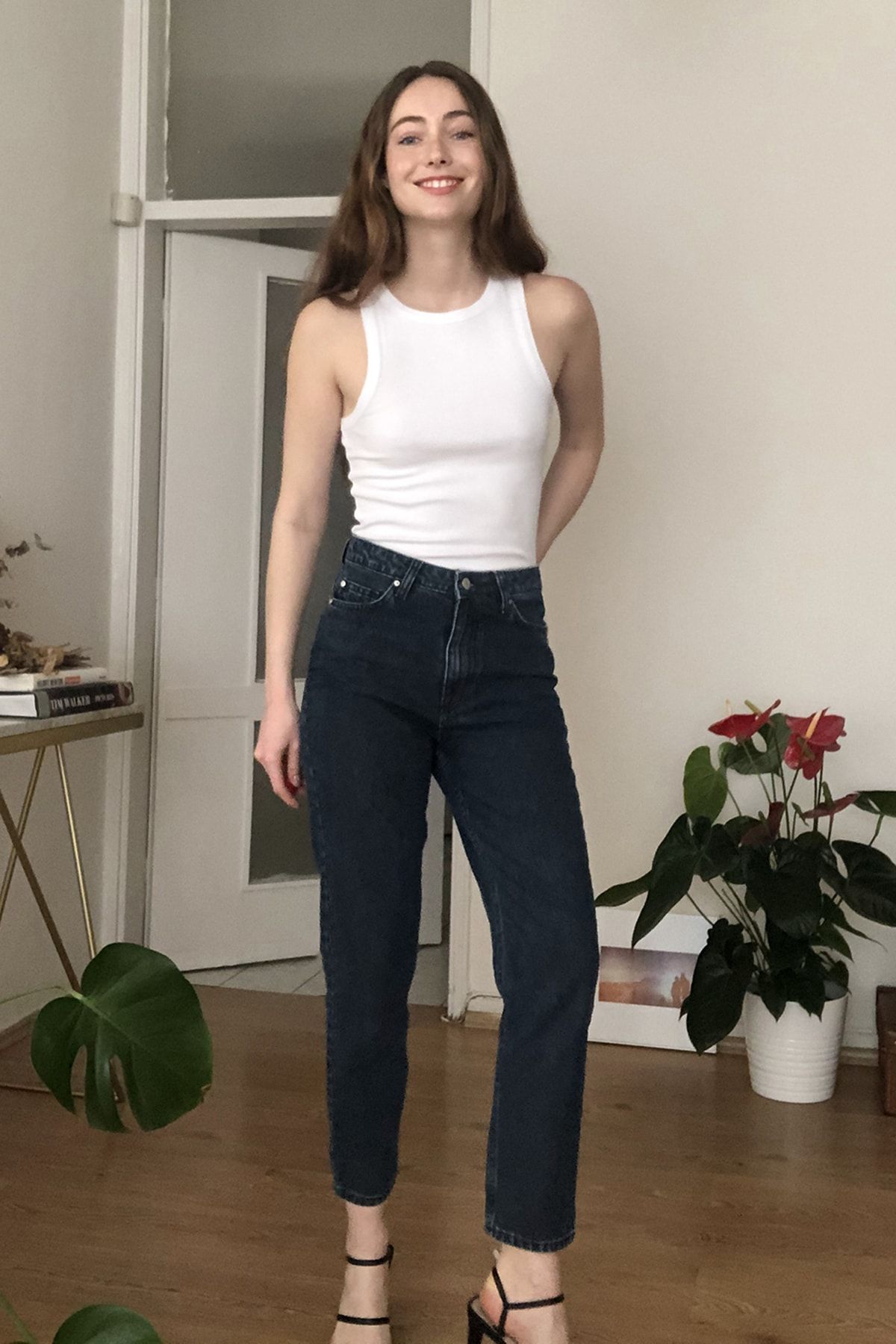 TRENDYOLMİLLA Mavi Yüksek Bel Mom Jeans TWOSS20JE0503