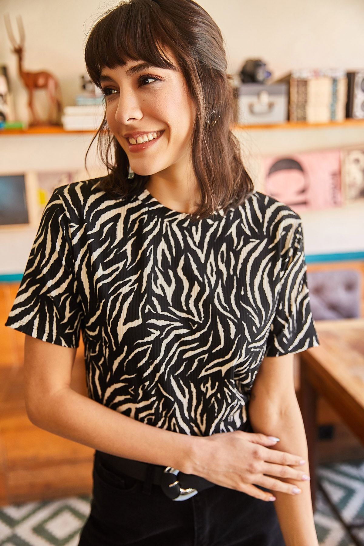 Olalook Kadın Siyah Zebra Leopar Fitilli Örme Crop T-Shirt TSH-19000328