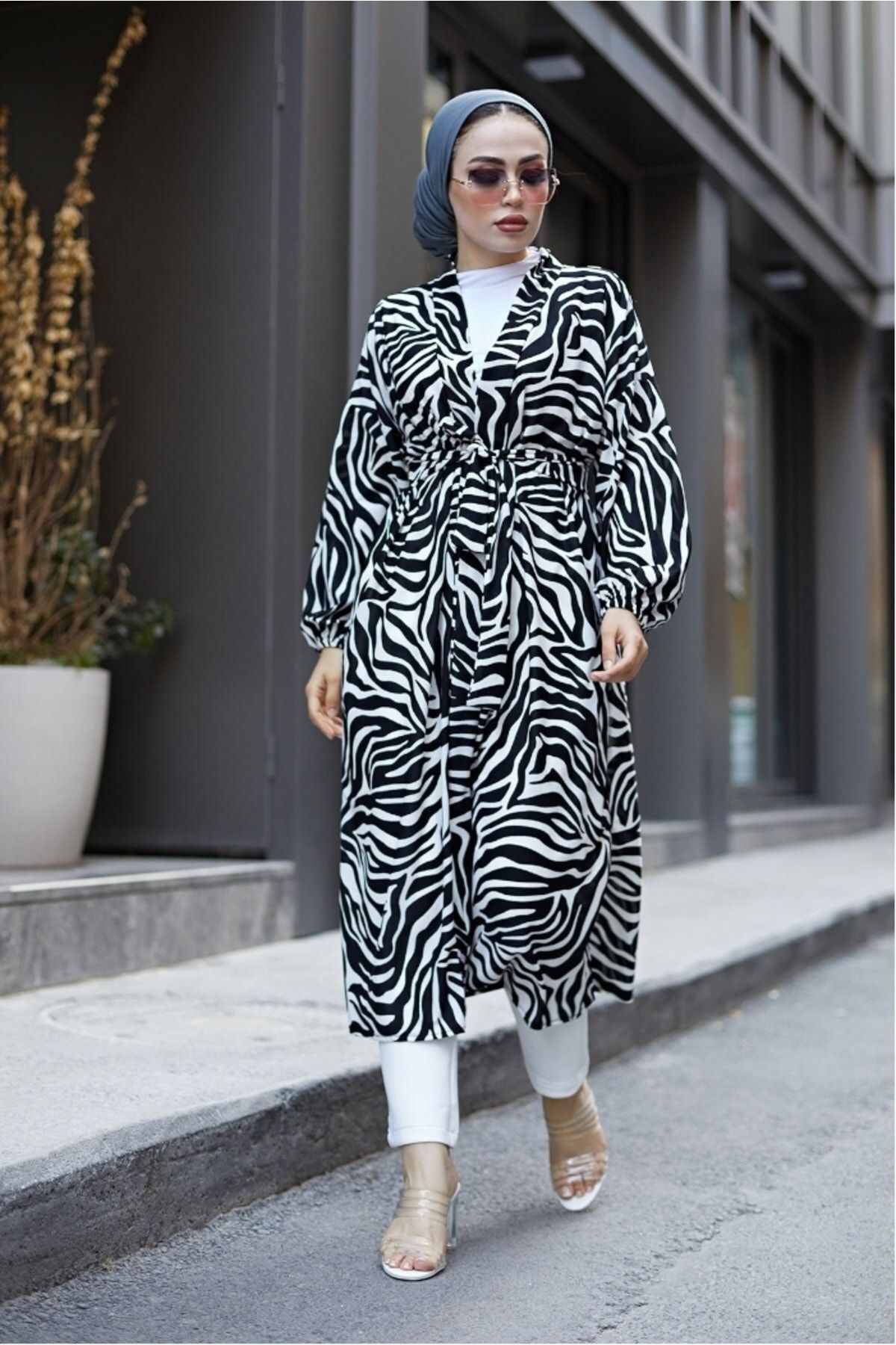 Bestenur Simla Zebra Desen Kuşaklı Salaş Kimono 265 - Beyaz