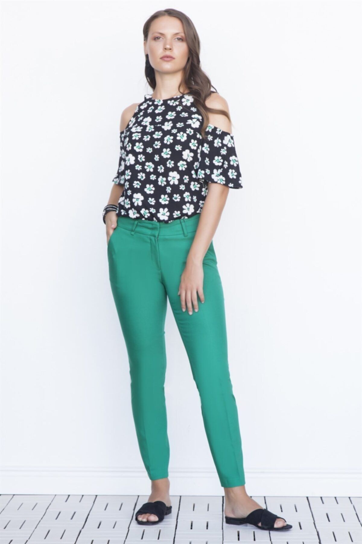Chima Kadın Yeşil Aksesuarlı Dar Paça Pantolon Y18PA297