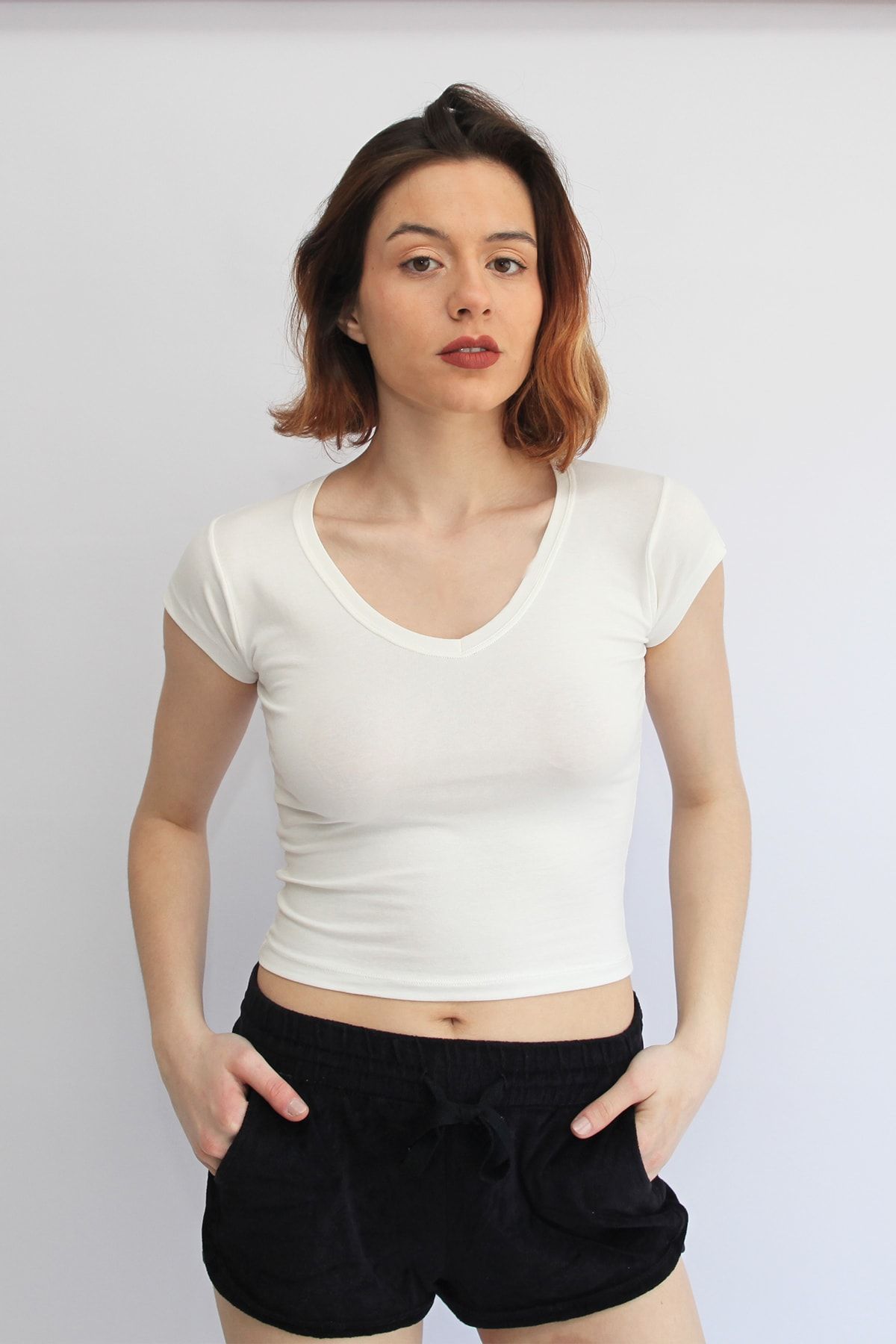 Rosse Butik Kadın Ekru V Yakalı Crop Top T-shirt