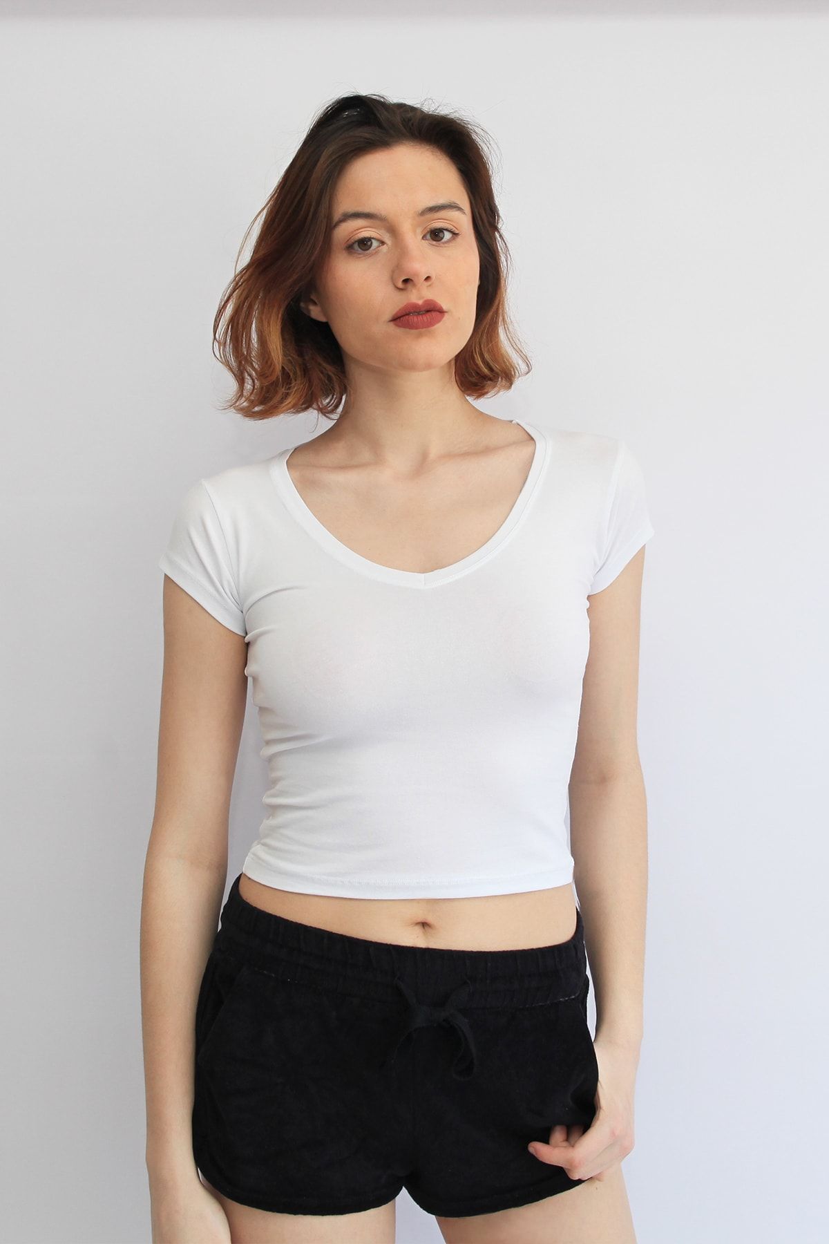 Rosse Butik Kadın Beyaz V Yakalı Crop Top T-shirt