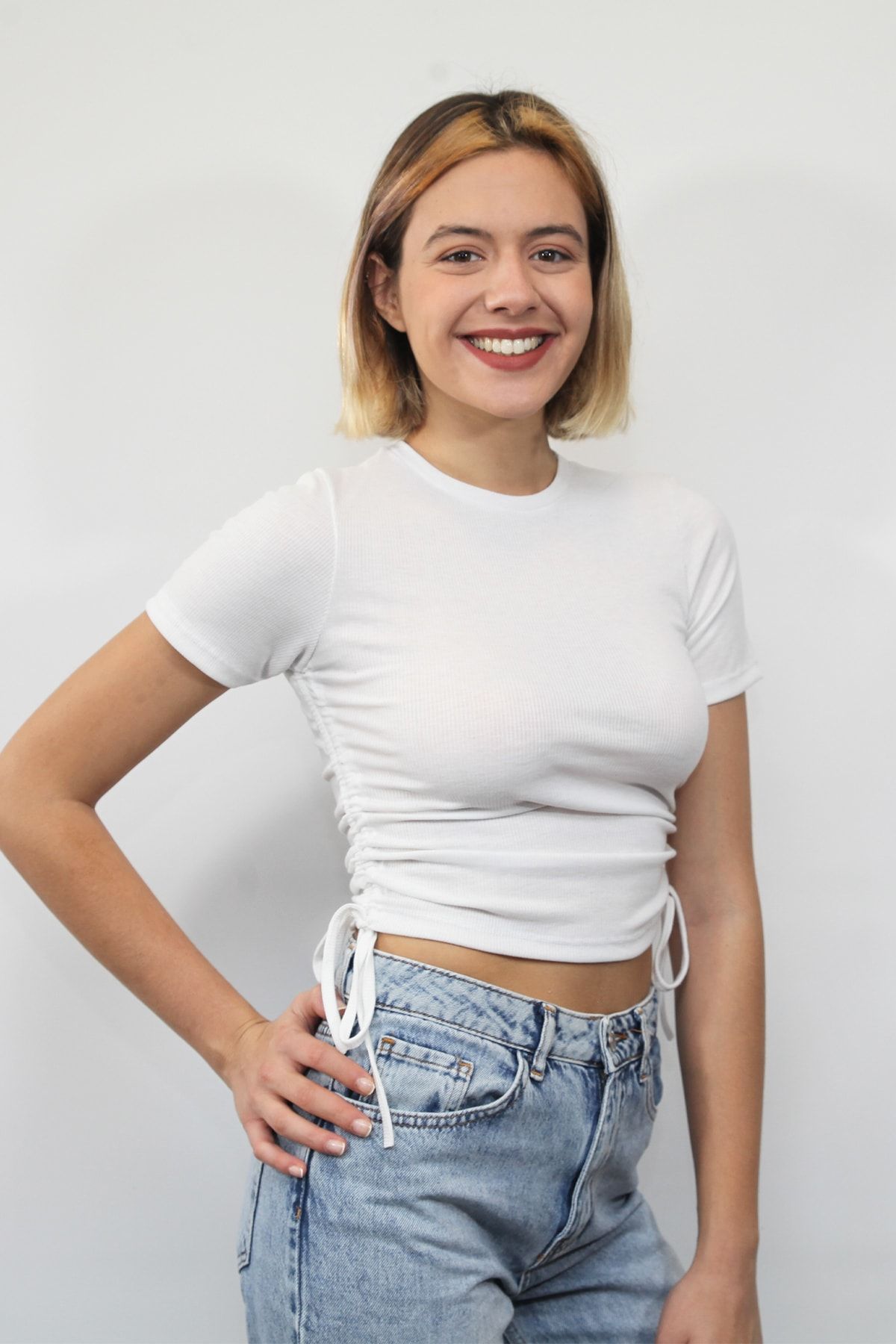 Rosse Butik Kadın Ekru Yandan Büzgülü Fitilli Crop Örme T-shirt