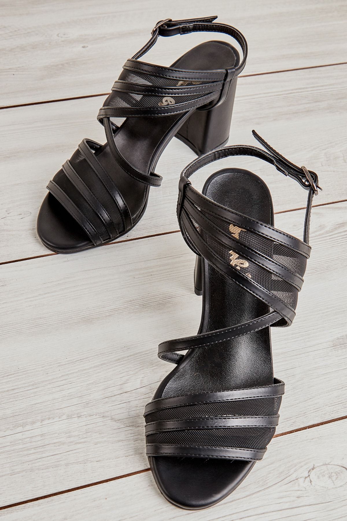 Bambi Siyah Kadın Klasik Topuklu Ayakkabı L0501539709