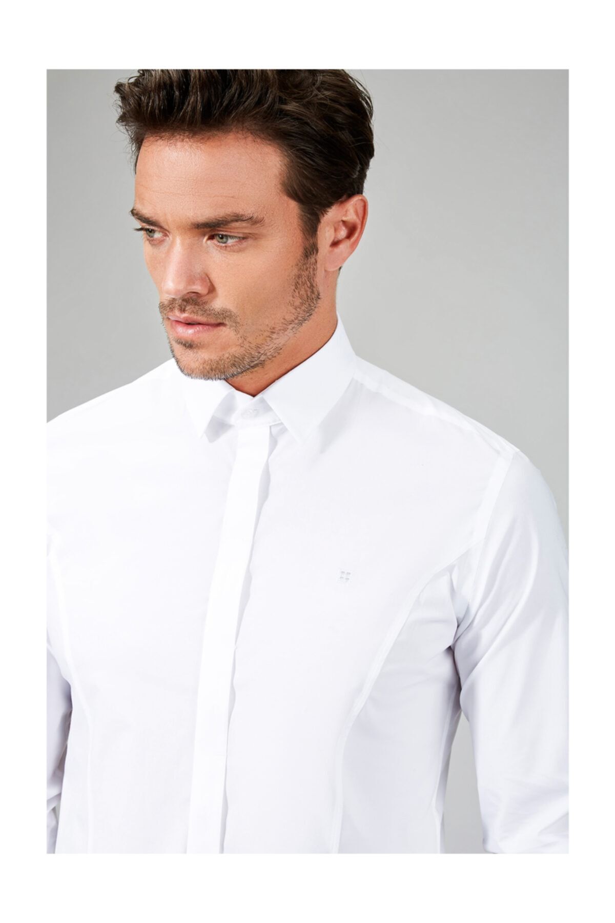Avva Erkek Beyaz Düz Alttan Britli Slim Fit Gömlek B002209