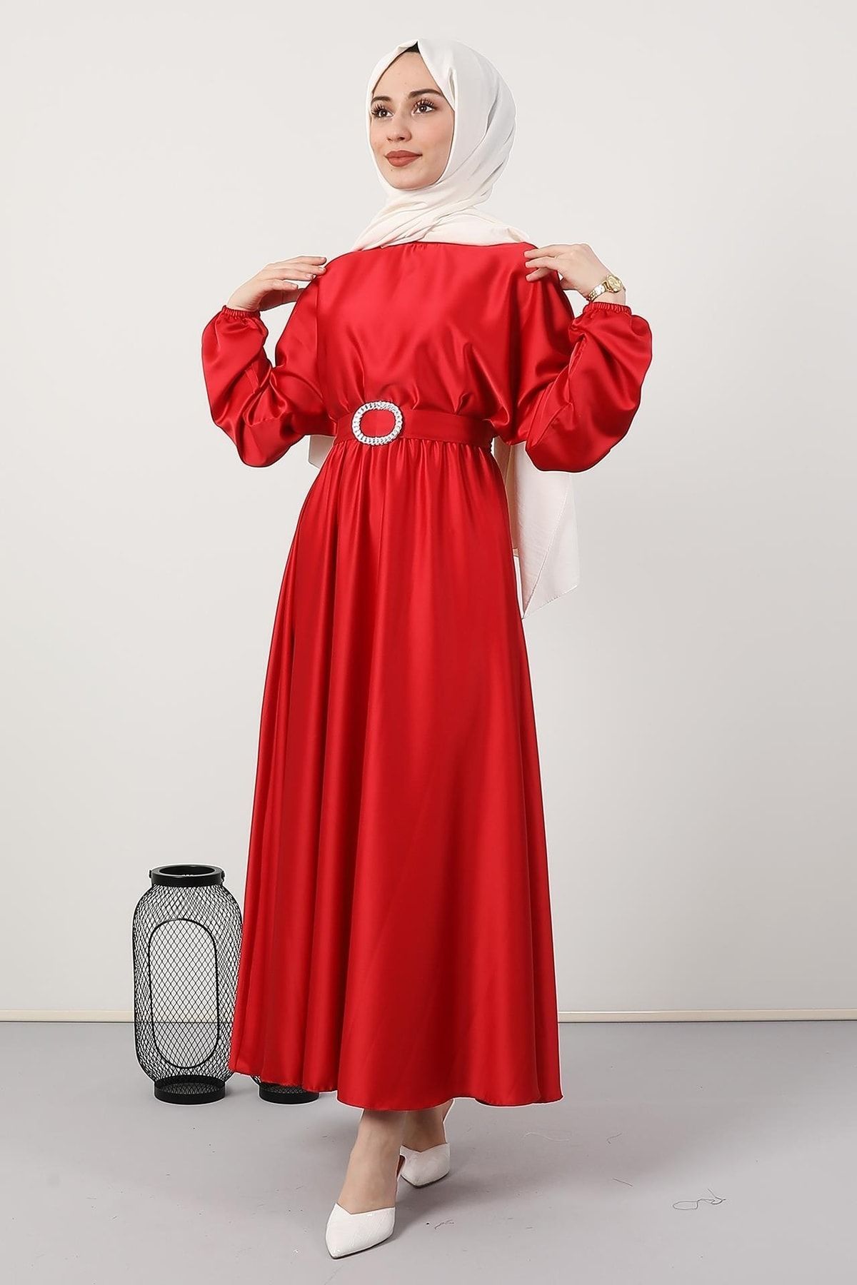 Giza Giyim Zincir Motif Kuşaklı Elbise Kırmızı