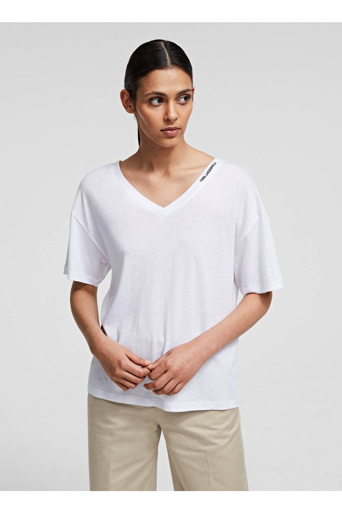 Karl Lagerfeld 211w1701 V Yaka Logolu Beyaz Kadın T-shirt