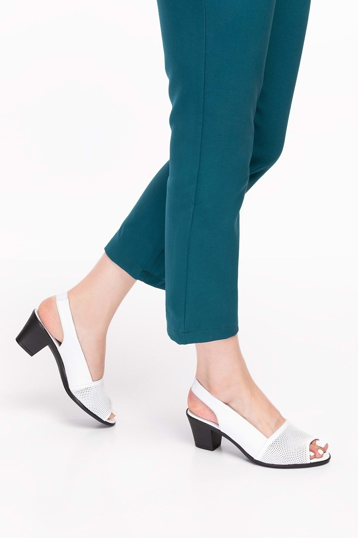 Gondol Kadın Hakiki Deri Klasik Topuklu Ayakkabı Vdt.262 - Beyaz - 41