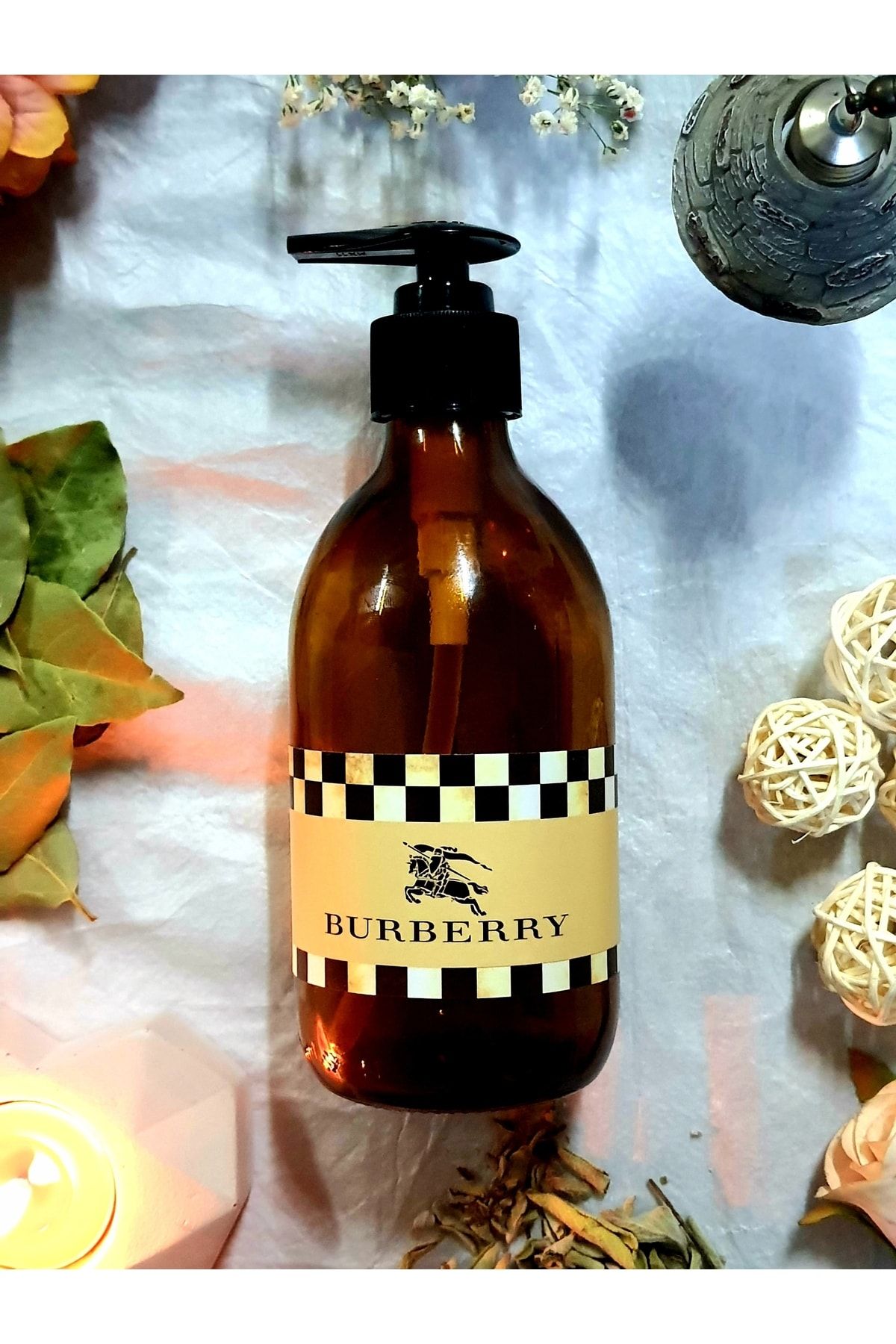 Saccura Decor Banyo Aksesuarı Burberry Amber Rengi Kişisel Bakım Sabunluk Sıvı Sabun Şampuan Vücut Losyonu Şişesi