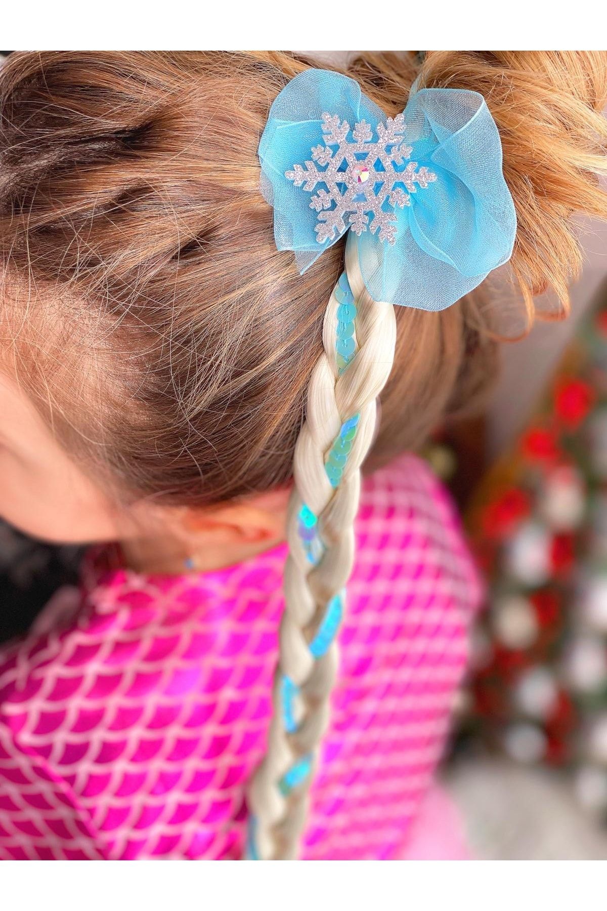 QUEEN AKSESUAR Elsa Anna Frozen Karlar Ülkesi Simli Taşlı Kar Tanesi Örgü Takma Postiş Saç Çocuk Saçı Pullu Mavi