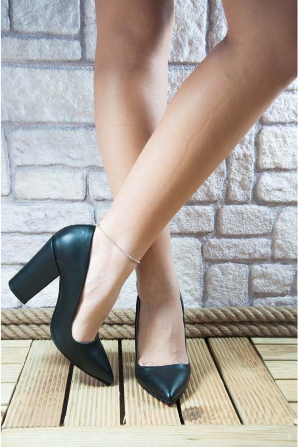 Noa Shoes Stiletto Siyah Kalın Topuk Deri Topuklu Kadın Ayakkabı Mat