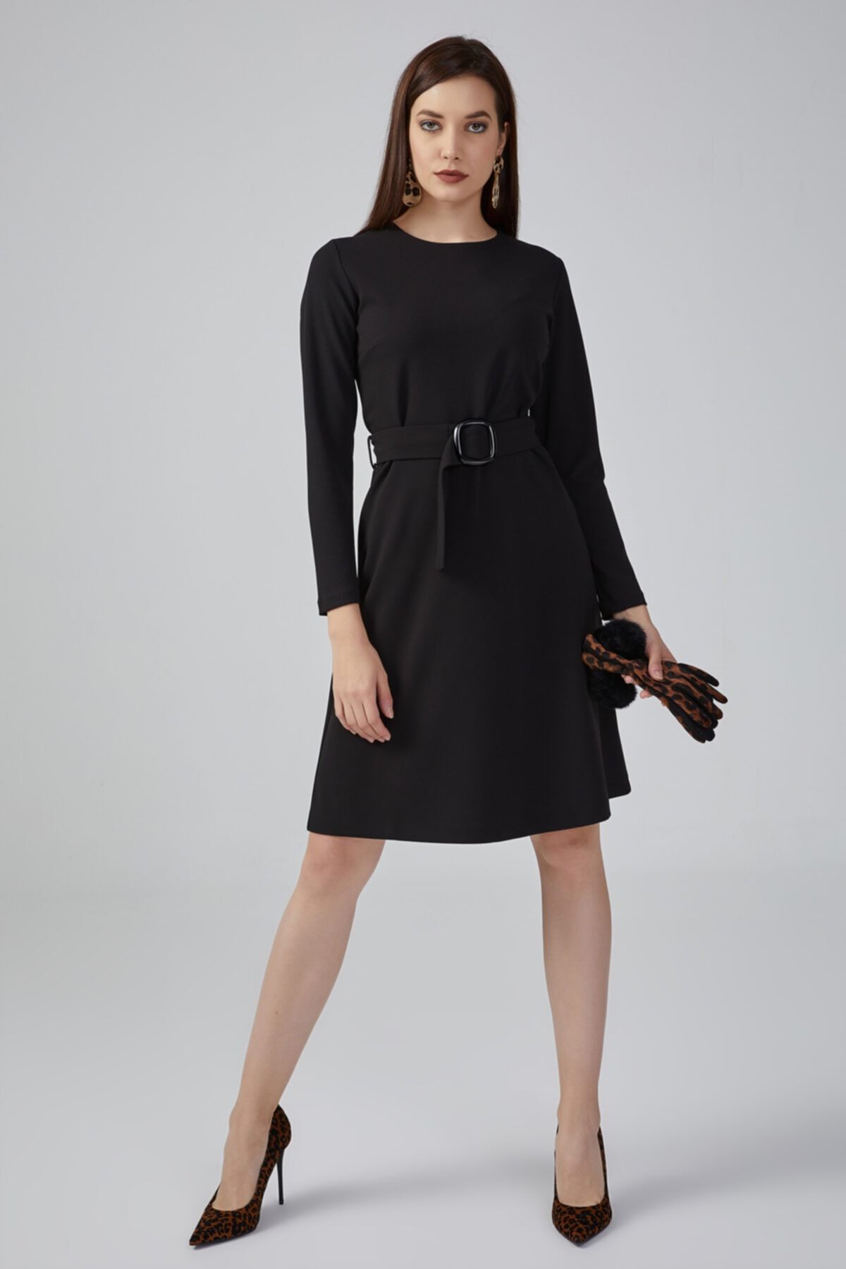 Gusto Sıfır Yaka Beli Kemerli Lycralı Elbise - Siyah