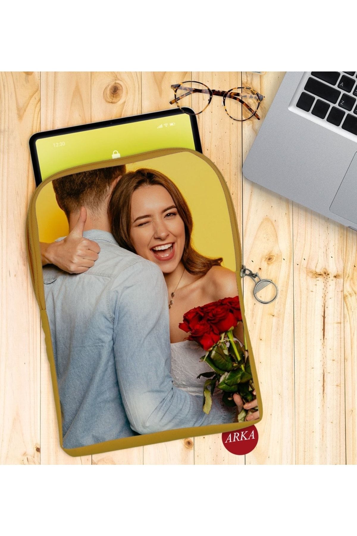Bk Gift Kişiye Özel Sevgililer Fotoğraflı Taşınabilir Koruyucu Tablet Kılıfı & Organizer Çanta - Sarı-1
