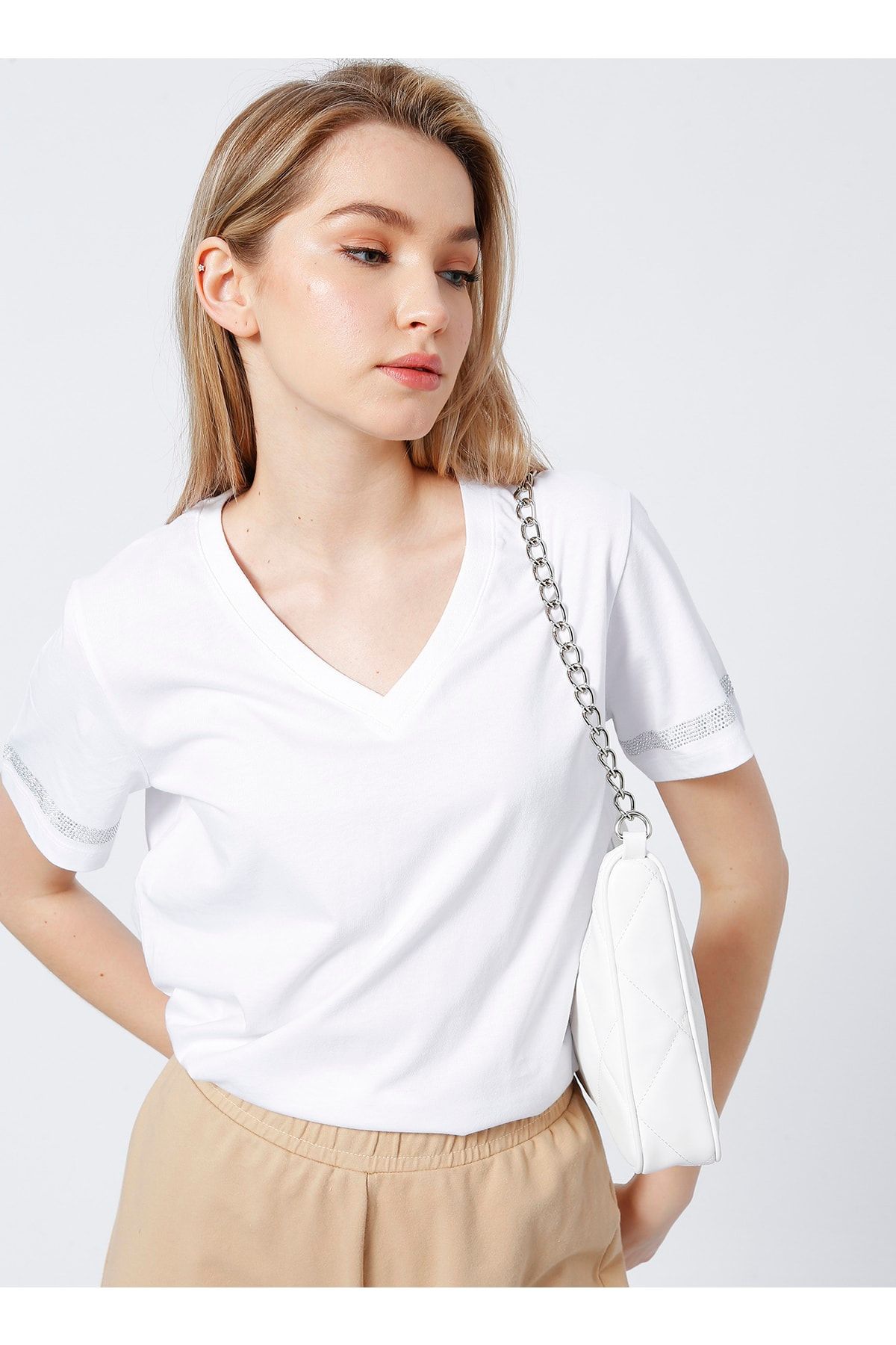 Fabrika Comfort Cm-veran V Yaka Basic Düz Beyaz Kadın T-shirt