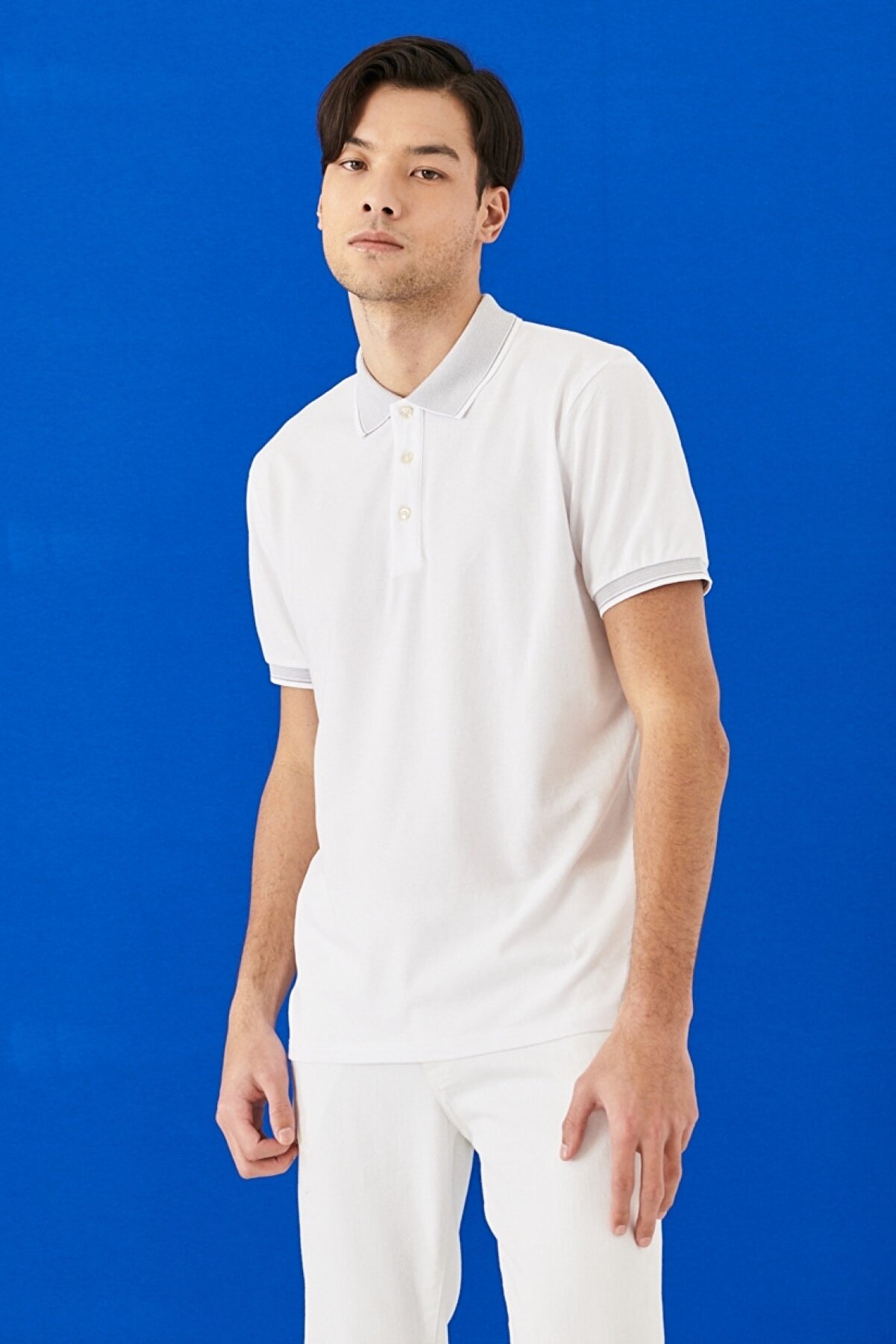 Altınyıldız Classics Erkek Beyaz Düğmeli Polo Yaka Cepsiz Slim Fit Dar Kesim Düz Tişört