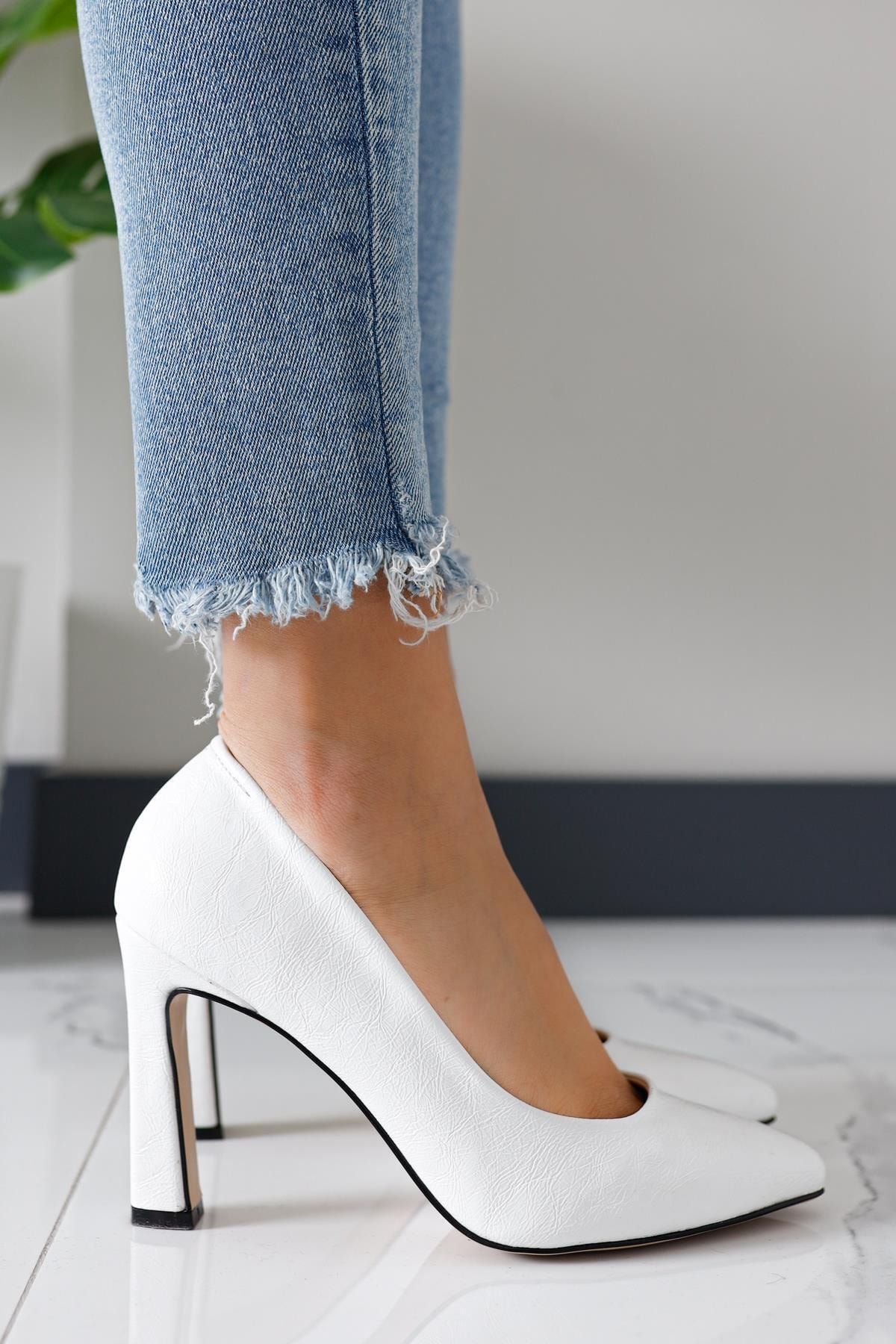 Limoya Joan Beyaz Kırışık Deri Rugan Stiletto Ayakkabı