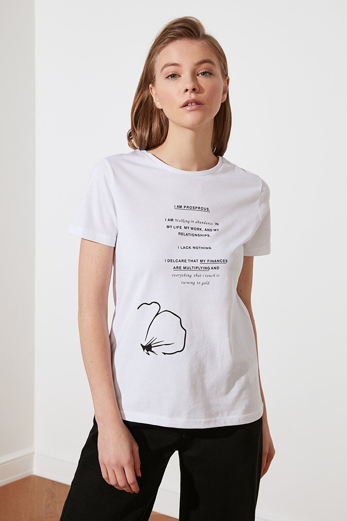 TRENDYOLMİLLA Beyaz Baskılı Basic Örme T-Shirt TWOSS21TS2532