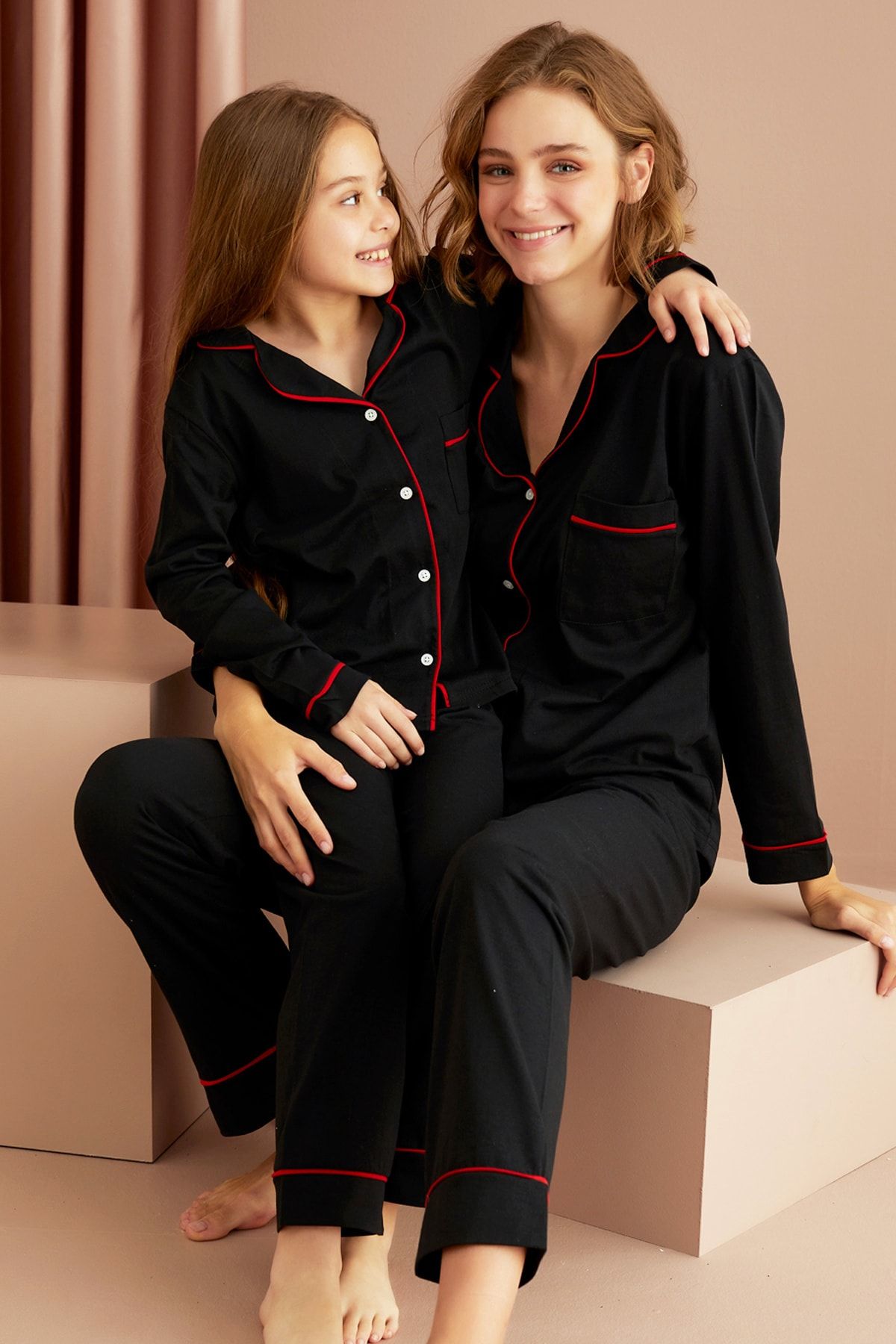 Siyah İnci Siyah-kırmızı Pamuklu Düğmeli Cepli Biyeli Uzun Kollu Pijama Takımı