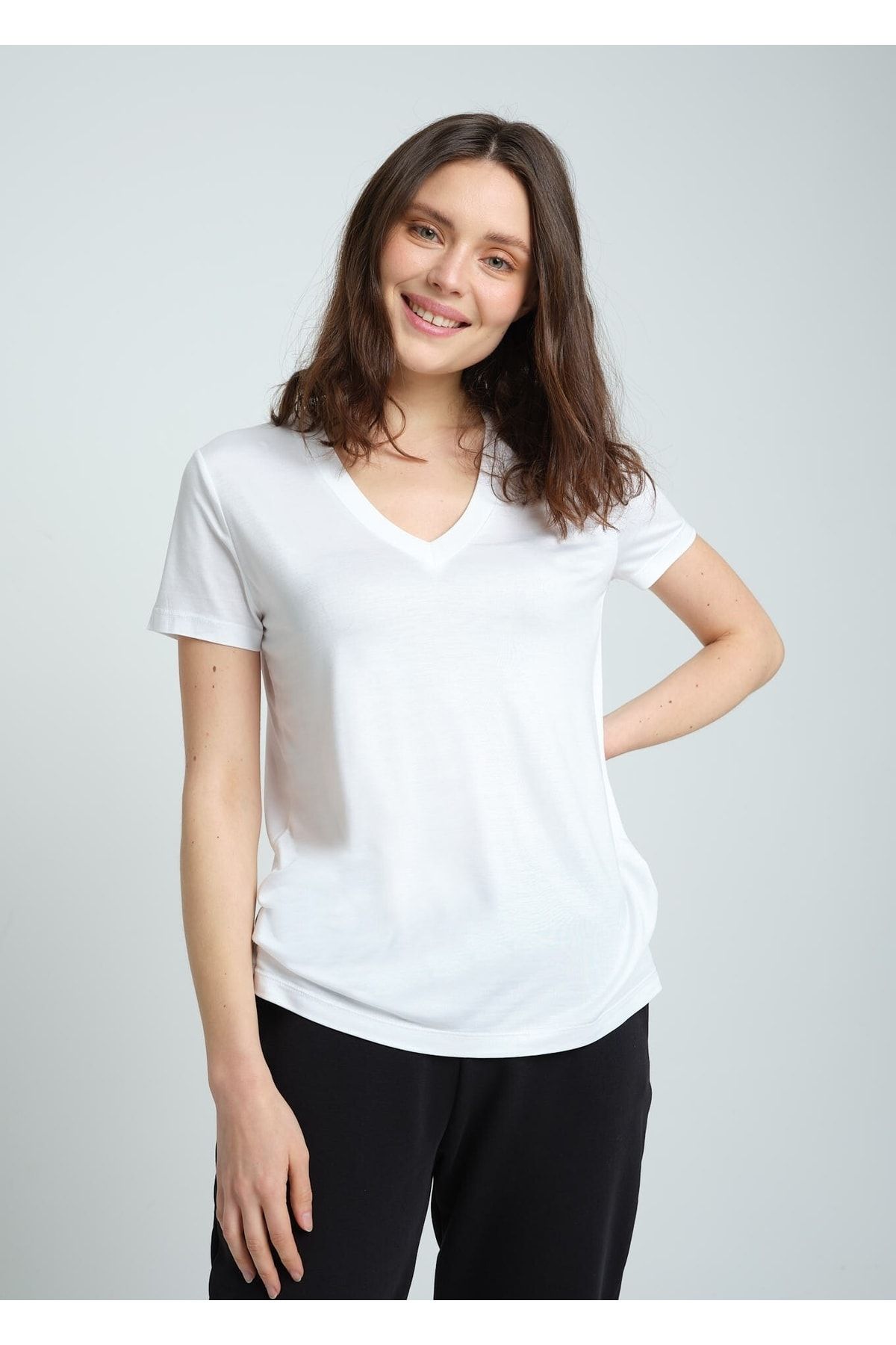 Pheri Kadın V Yaka Kısa Kollu Basic T.shirt | Poppy