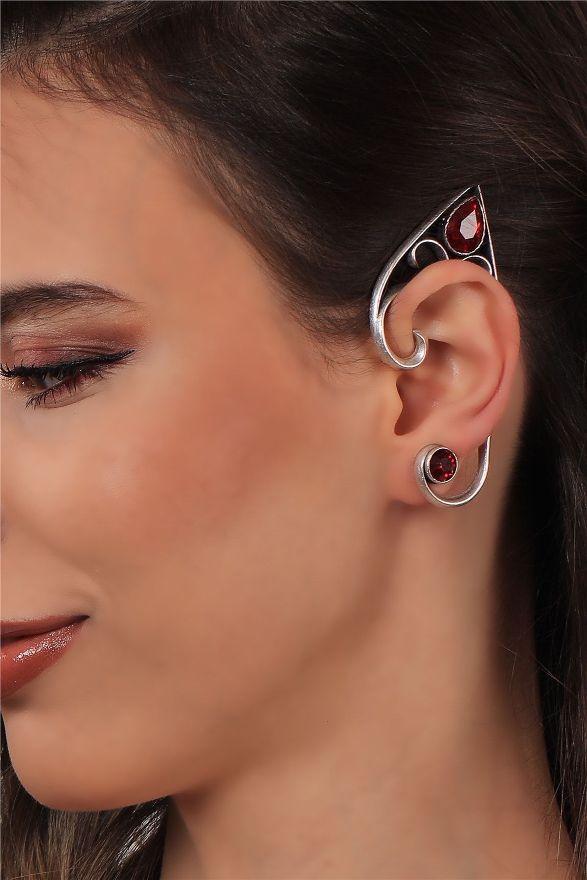 LABALABA Kadın Antik Gümüş Kaplama Çivili Model Kırmızı Kristal Kesme Taşlı Ear Cuff Sol Kulak Küpe