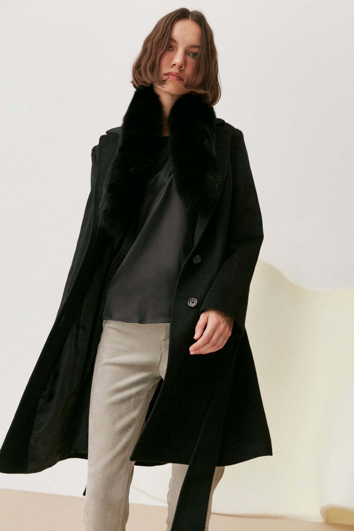 Silk and Cashmere Siyah Kaşmir Karışımlı Kürk Detaylı Palto