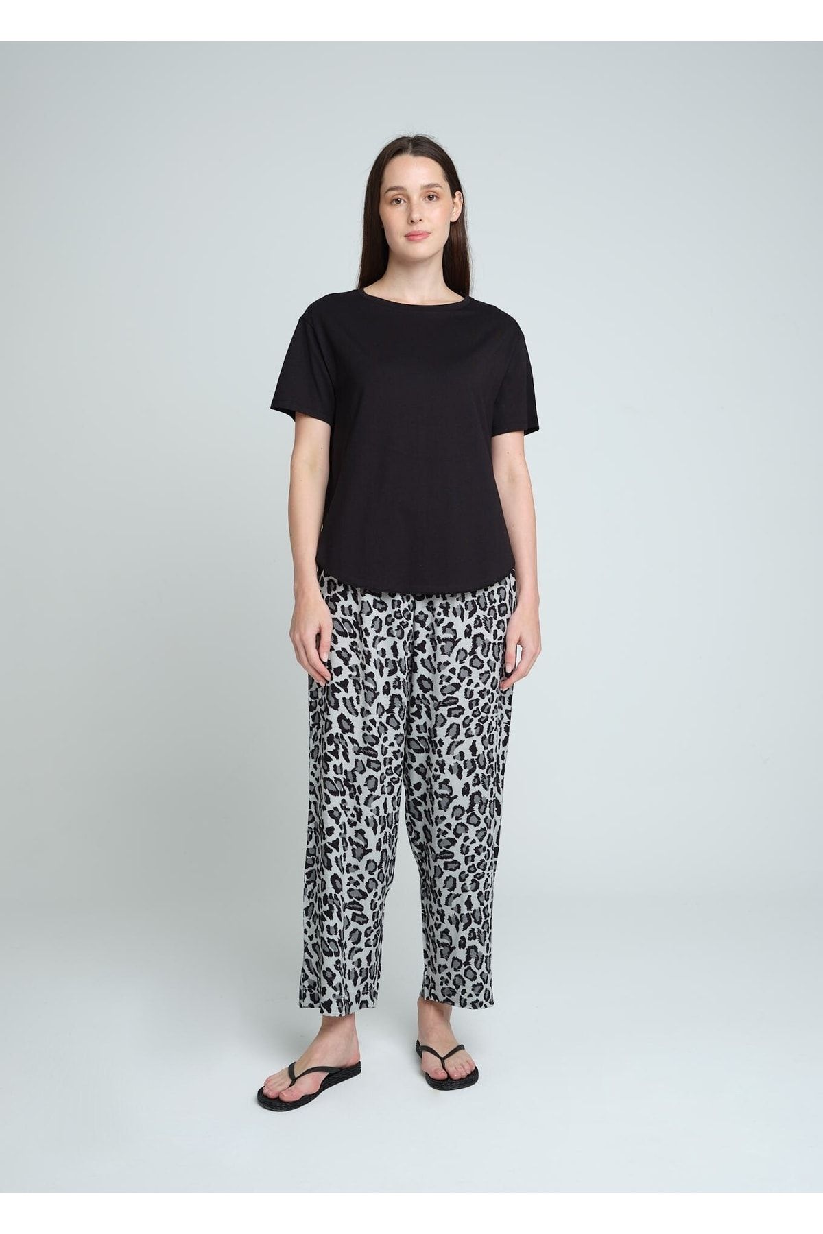 Pheri Kadın T.shirt & Leopar Desenli Pijama Takım | Amie